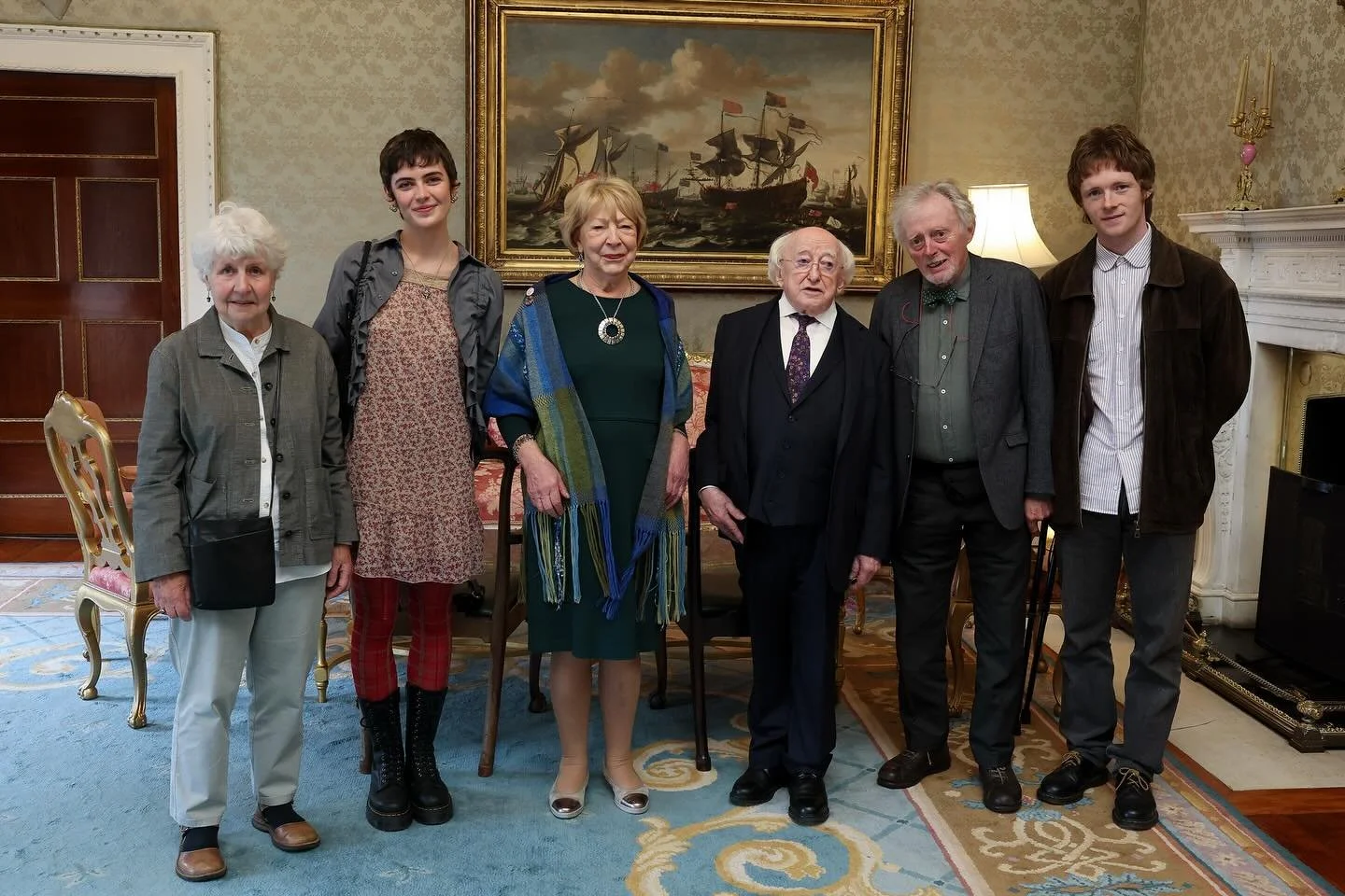 Ceachta Beaga Gaeilge, has made it to the Áras🇮🇪🇮🇪🤠 Grma to Michael D. agus Sabina le haghaidh tráthnóna den scoth & for inviting the messers👐