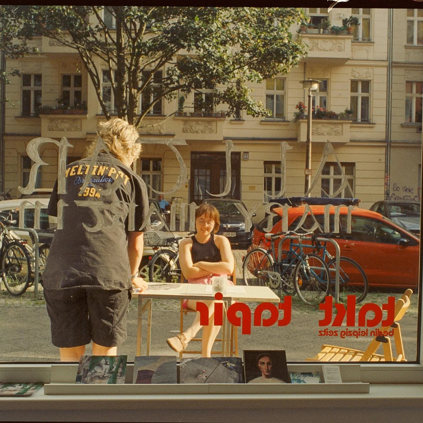 Sweet sweet August in Berlin✨
Captured by the iconic @narryphotographyvids 💚
-
-
-
-
-
-
#marymartinart #contemporaryart #contemporarypainting #fineartpainting #irishart #irishartist #irishpainting #surrealism #artistinresidence #surrealart