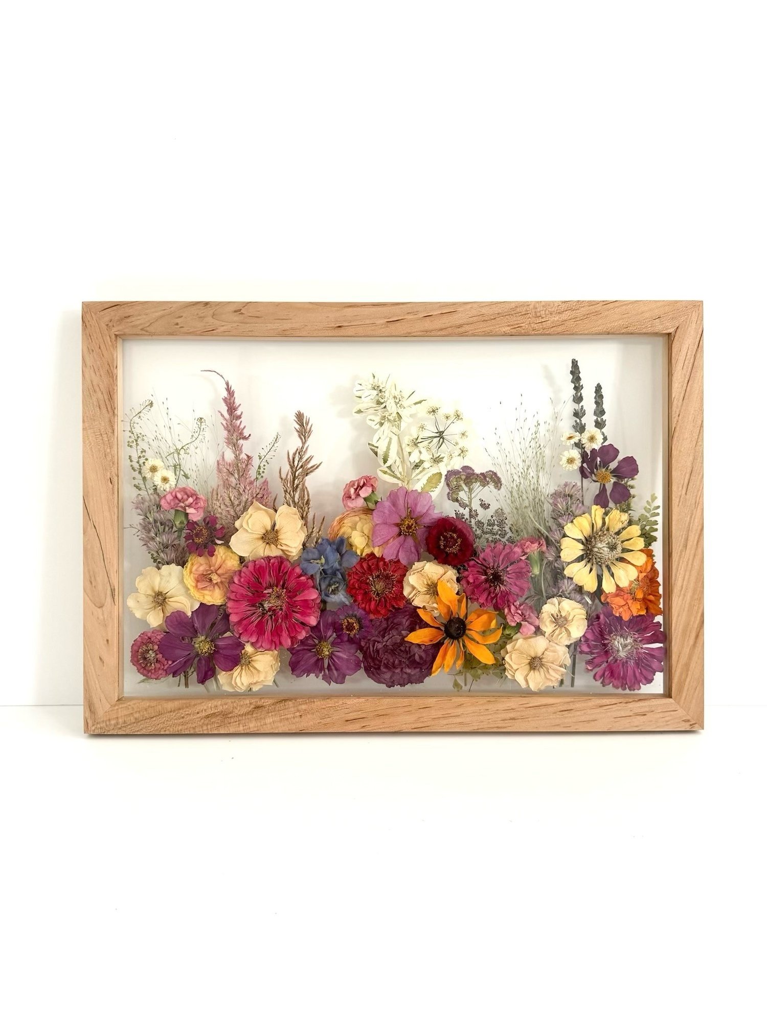 5 Unique Ways to Frame Pressed Flowers from a Loved One’s Funeral
