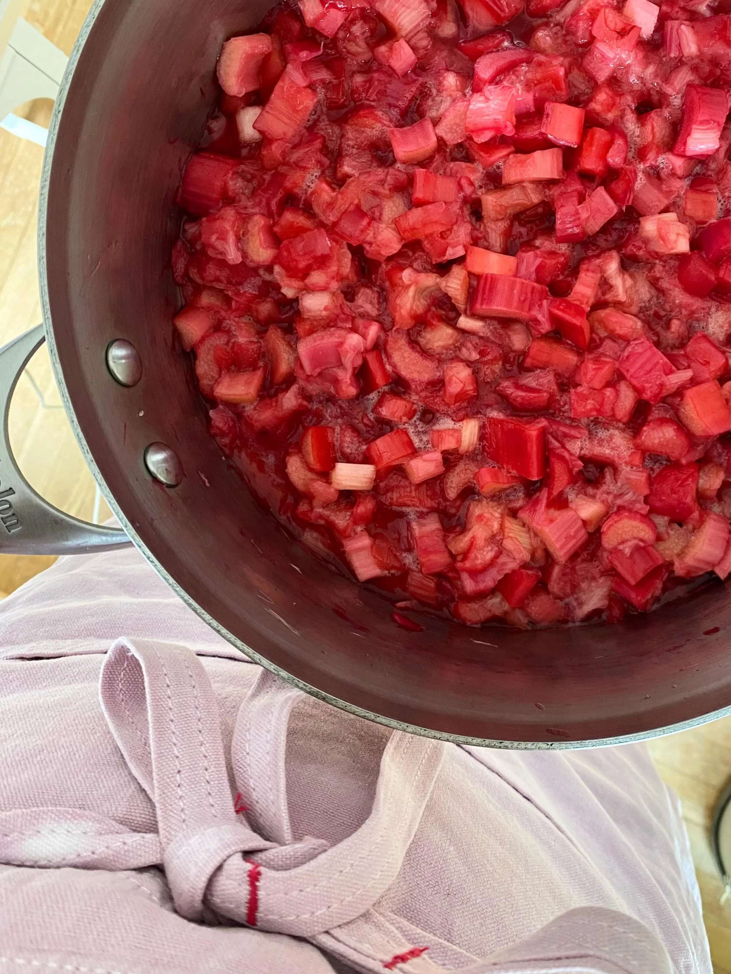 You can take the girl out of the bakery, but you can&rsquo;t take the bakery out of the girl &hellip; especially during RHUBARB SZN! 💗

I&rsquo;ll be at @ironoxfarm Saturday morning sampling our beautiful Mayflour Blend from @44northcoffee and will 
