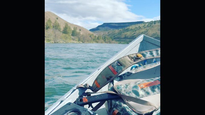 Spring training is in session @flythegorge Connor is gonna be baggin this season. Stoked to have him onboard. Thanks for joining @zettletrout and bringing the fire pan! 

#lowerdeschutes #Sterfly #yeeehaw #givemethebeef #whereswaldo #almostgametime #