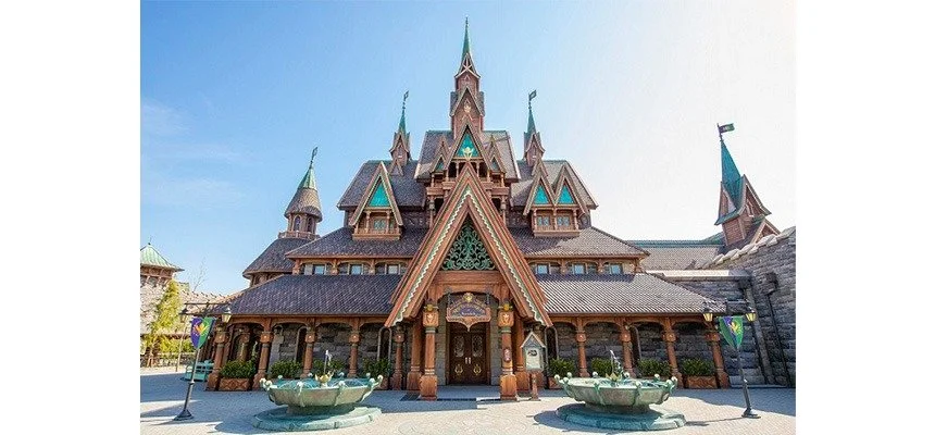 How Do Travel Agents Get Paid in 2025?