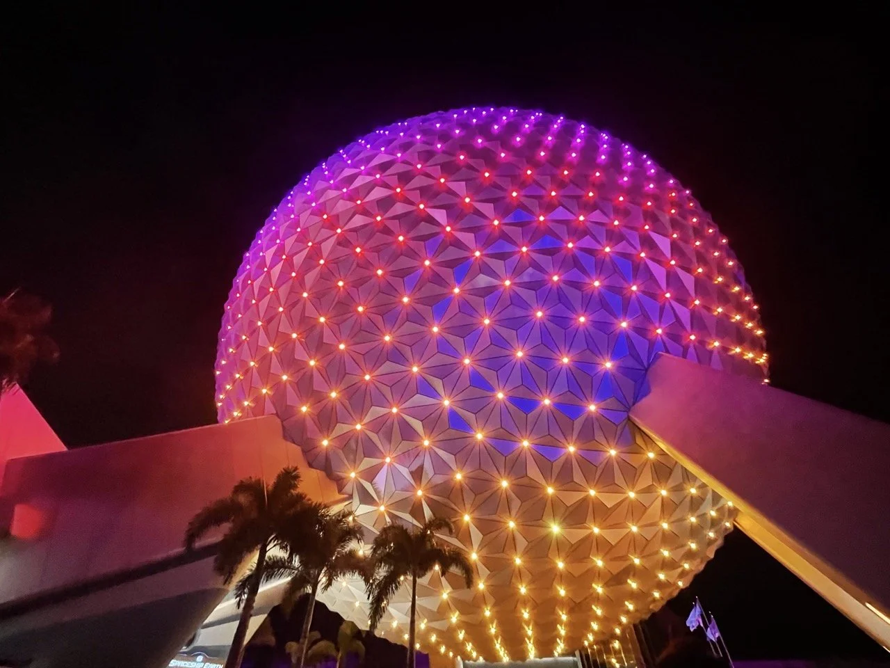 Disney for Families of 6+: Where Can We Actually Sleep?