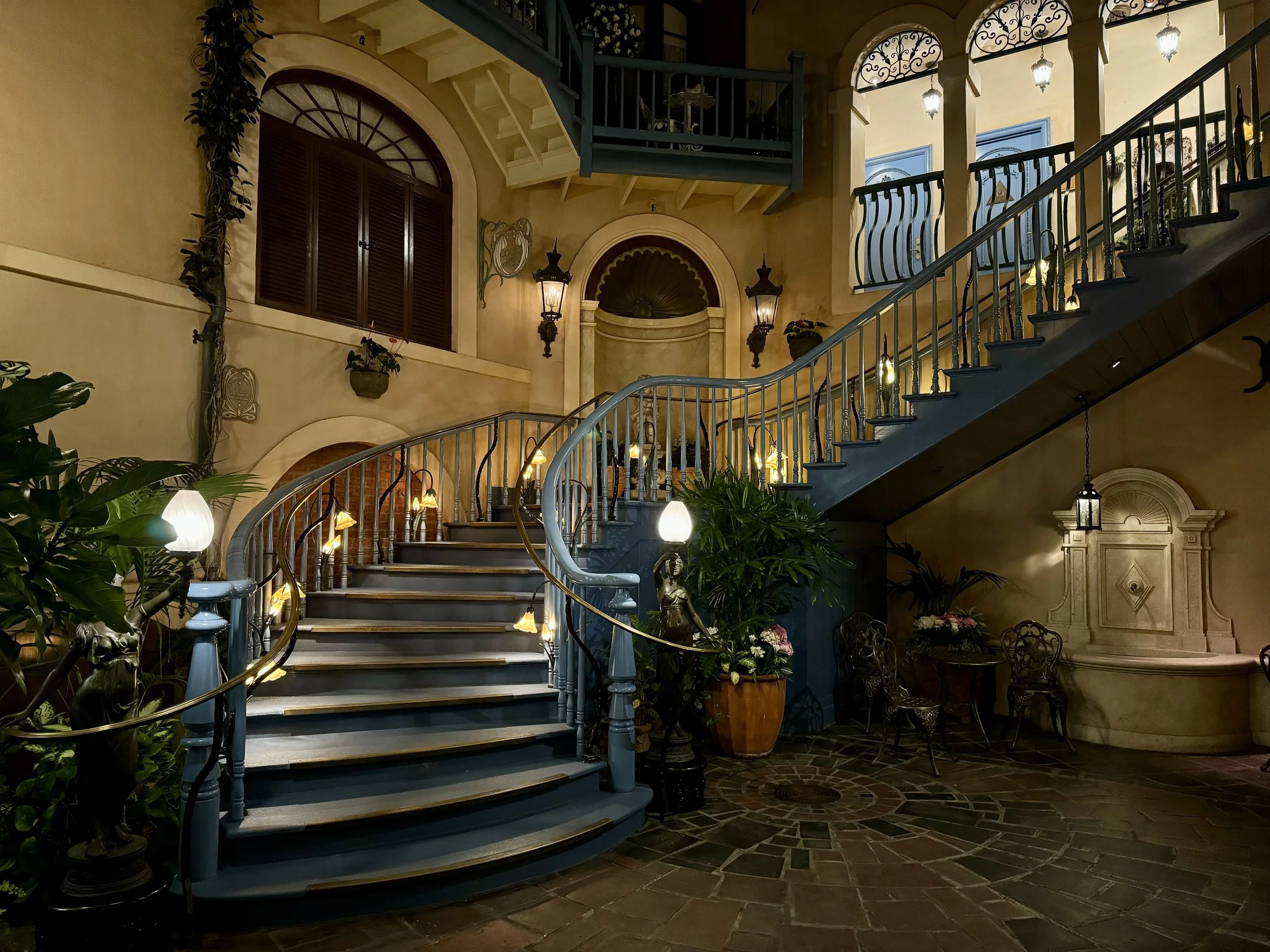 Club 33's Seasonal Transformations MainStreet Travel Agency Club 33's Seasonal Transformations MainStreet Travel Agency