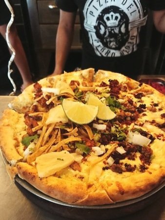 Pizza Del Perro Negro