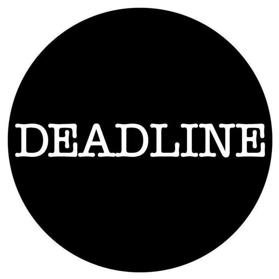 Black circle with the word 'DEADLINE' in white capital letters.
