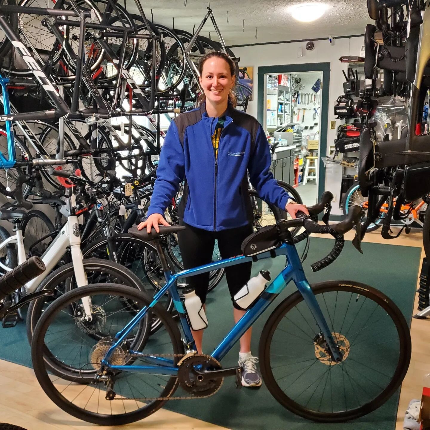 TEAM DRB welcomes Becki Bryant for the 2023 Season. Becki is training for a Half Ironman in Maine this season on her new DRB FELT VR40 Hydralic Disc. She will also be competing for TEAM DRB at the Dover Duathlon at Schutte Park April 22nd! We have he