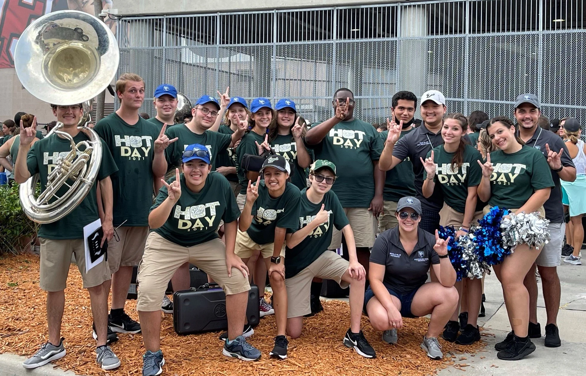 Students Join 1,000+ Others for USF’s HOT Day