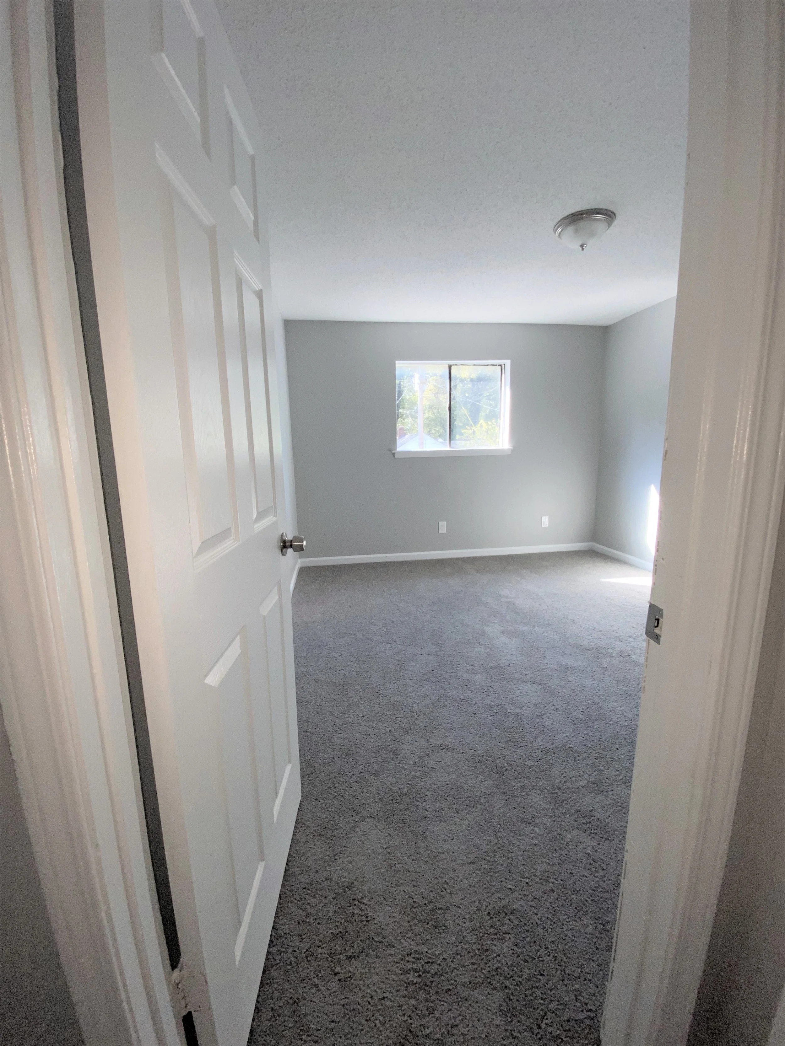  Unfurnished Apartment — Addison Apartments I, II, & III