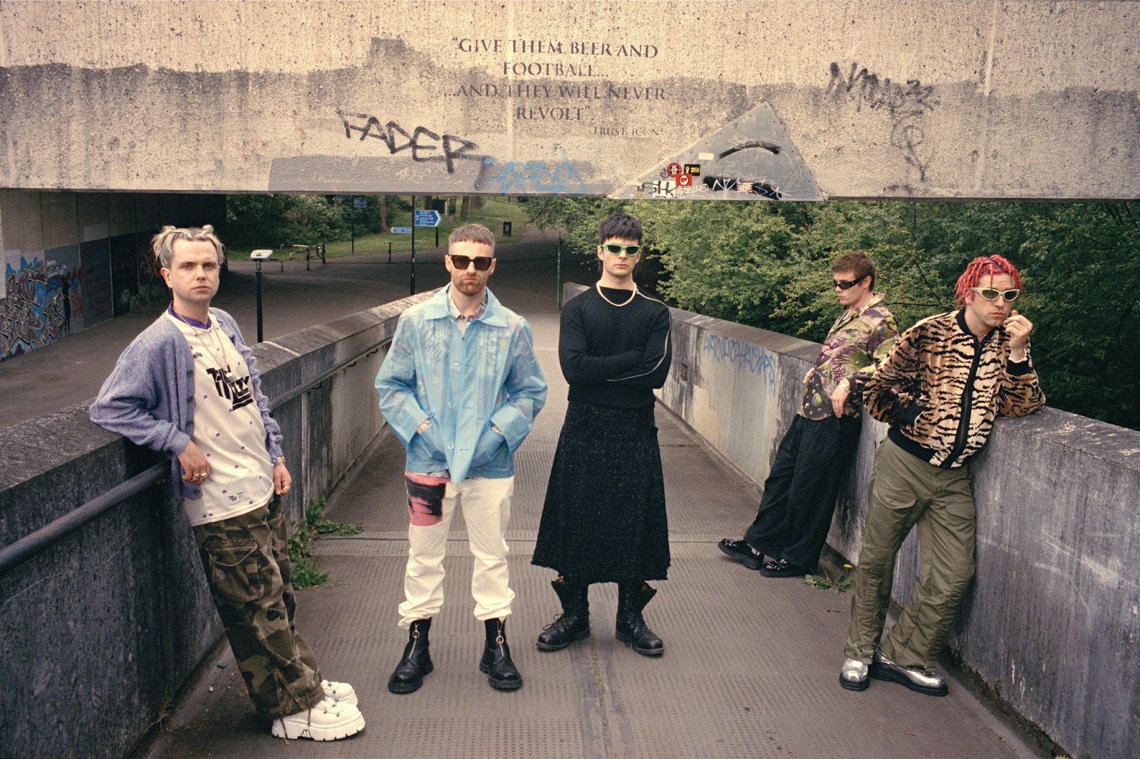 Fontaines D.C. new single and music video - "Here's The Thing"