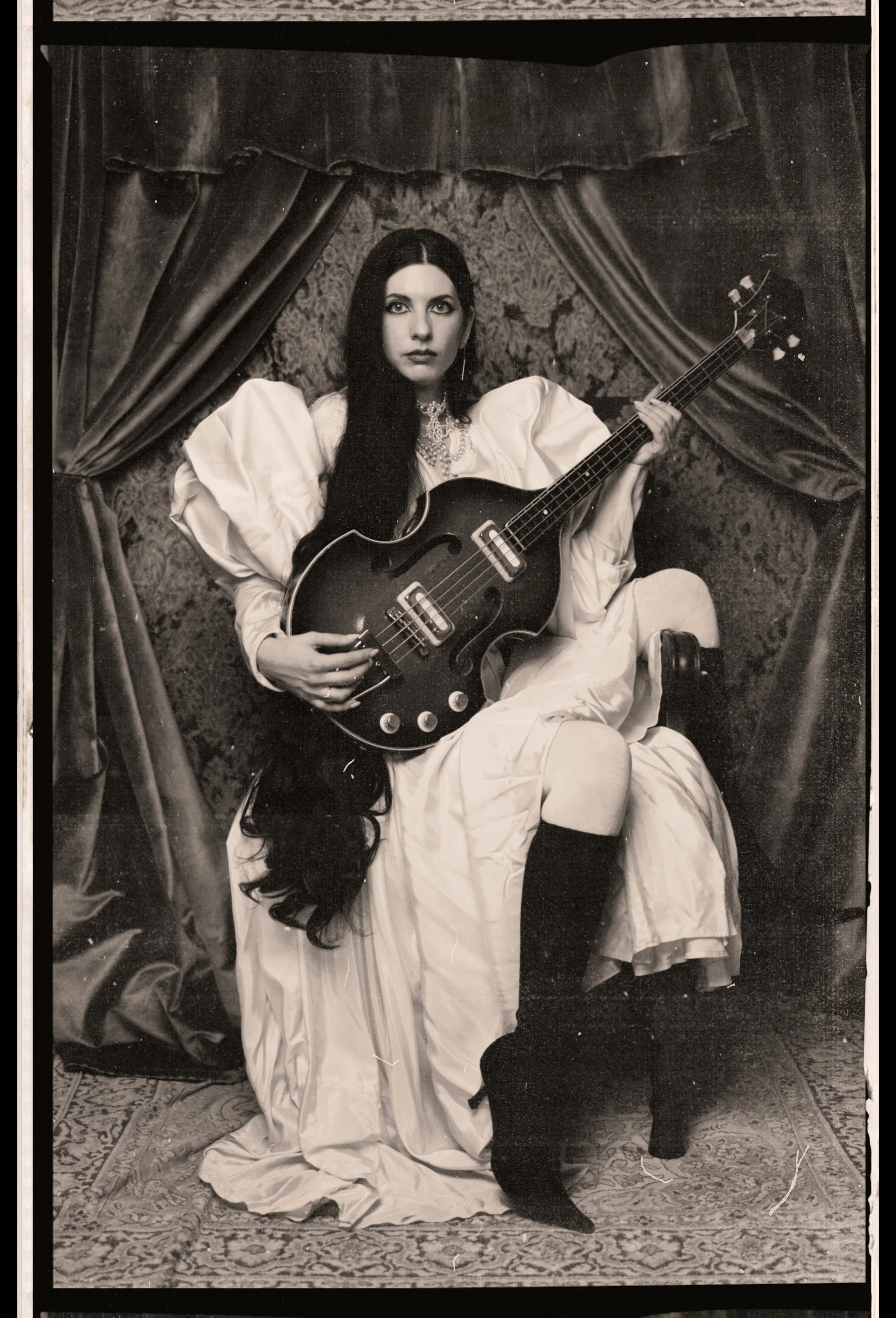 VIOLA WELLS LAUNCHES HER FIRST MUSIC PROJECT - SONG PREMIERE