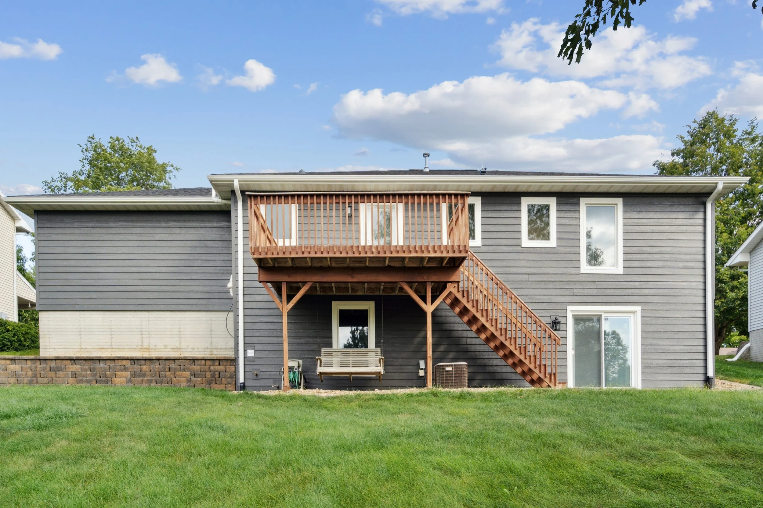 6-616 122 Scott DR.jpg