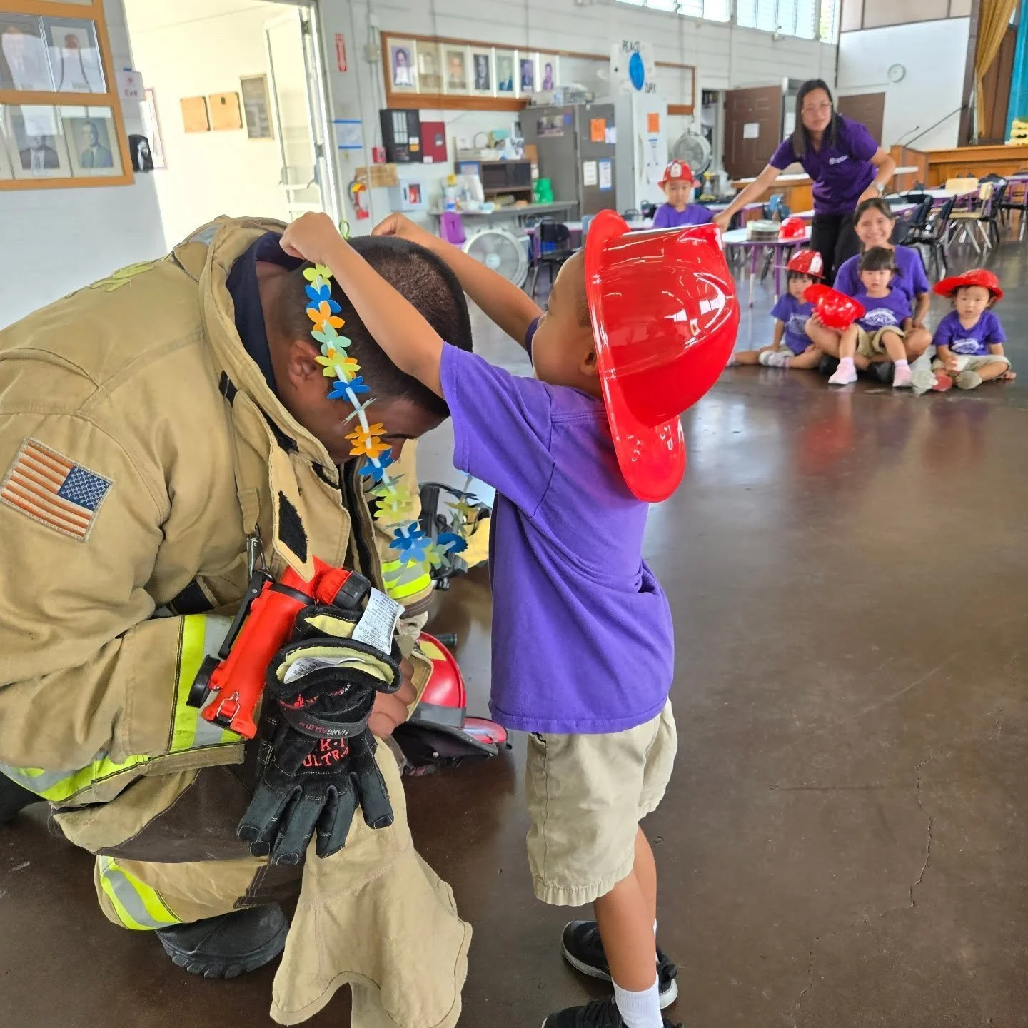 🚒 Special Firefighter Visit! 🚒

Today, a student&rsquo;s dad from our Curious Kitten class &mdash; who is a firefighter &mdash; came to our school with his coworkers! 👨&zwj;🚒👩&zwj;🚒

The children learned what to do in case of a fire, saw how fi