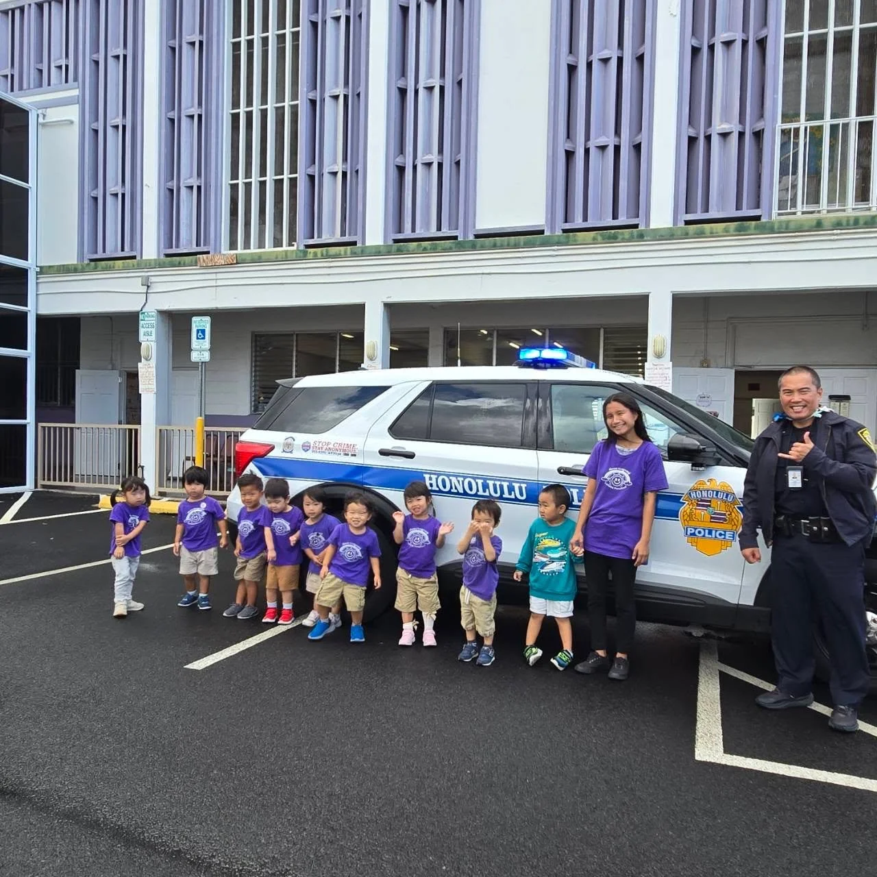 Today, HPD visited our preschool! 🚓✨
The children even got to sit inside a real police car &mdash; a once-in-a-lifetime experience they will never forget.
Mahalo to HPD for making our day so special! 💙

#lumbinipreschool
#hawaiimom
#hawaiimommy
#ha
