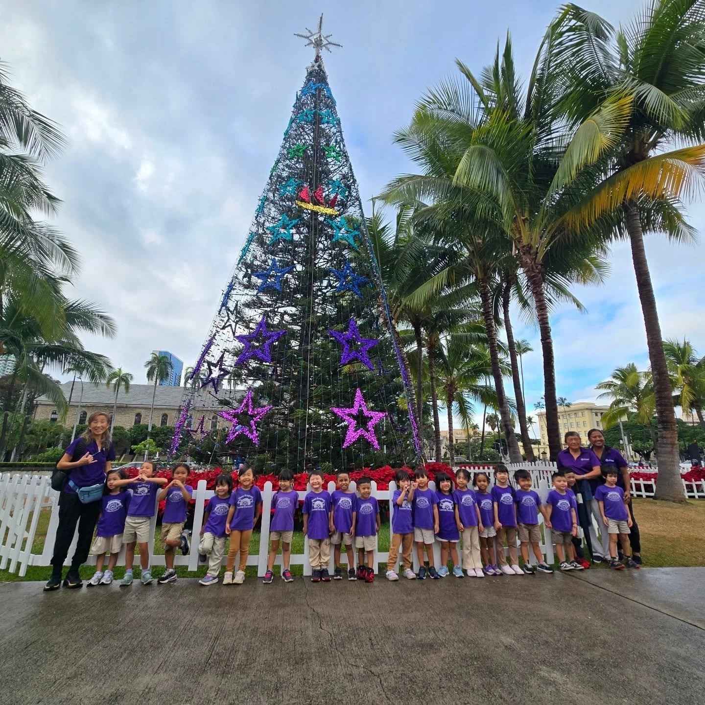 We visited the Christmas trees at Honolulu Hale today 🎄✨
Even though the weather wasn&rsquo;t perfect, we enjoyed so many beautiful trees and soaked in the Christmas spirit.

The children loved riding the school bus and spending time with their frie