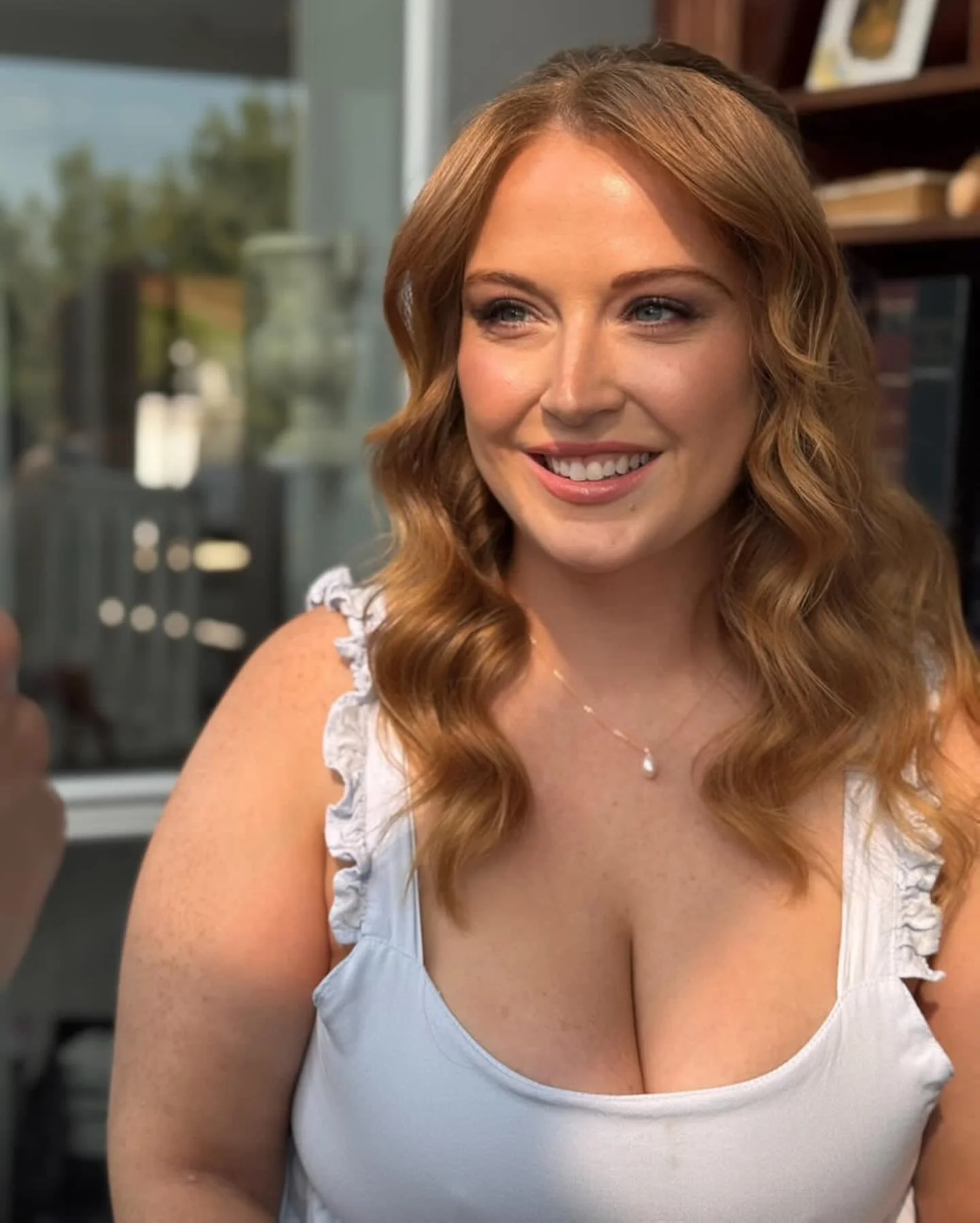 Bridesmaid glam this weekend for the last few days of September summer 🌞

Thanks to dream team @calvinalexandr @blackpinproject for capturing this beauty for @jillkeechhair and I!

#bridesmaid #bridesmaidmua #mua #makeupartist #bridalmua #bridalhair