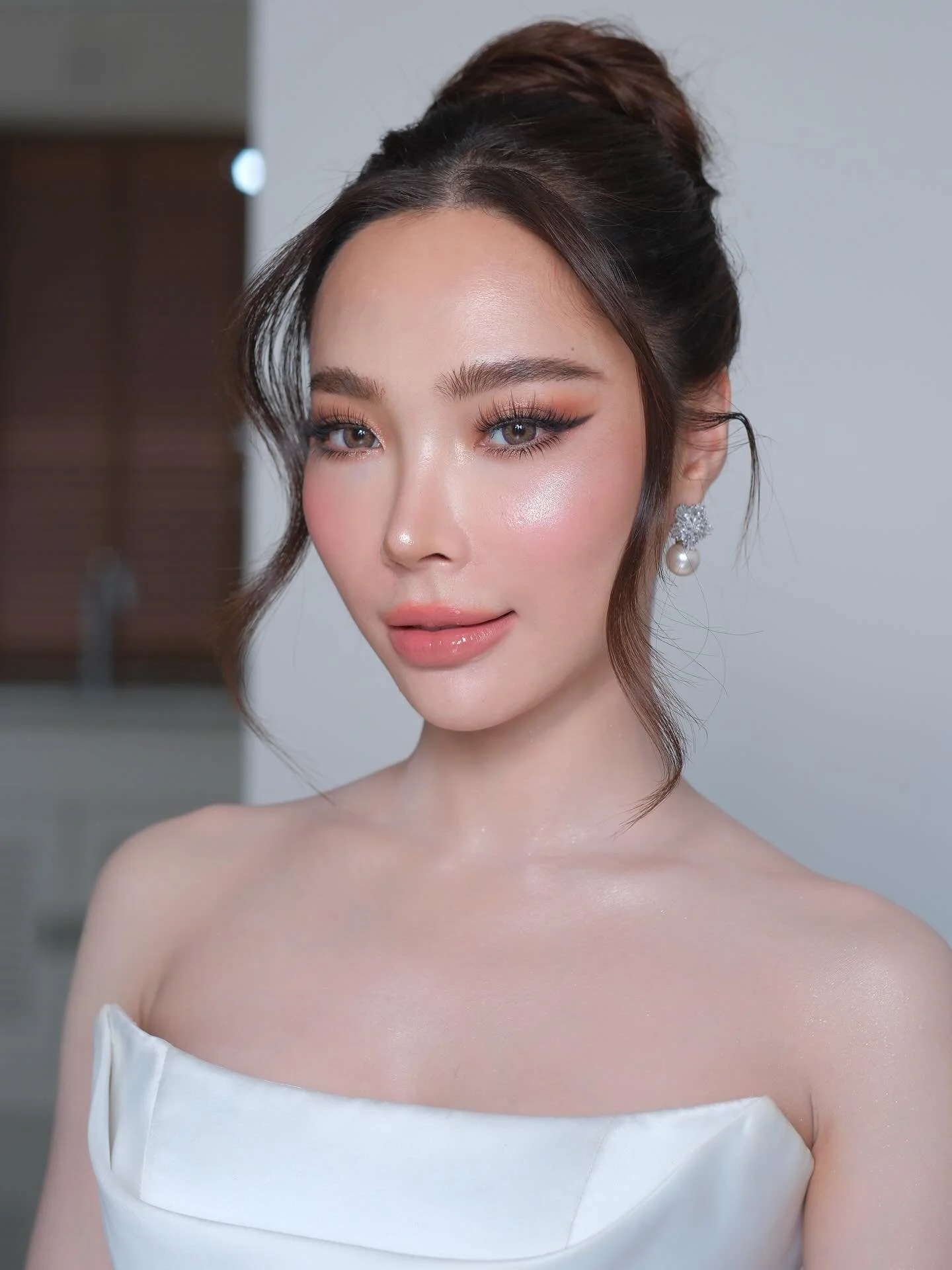 When there are just no bad photos, so you must share them all 🤩
Photo dump from makeup class with the kindest and most talented artist @cosine_makeup I learned so much and can&rsquo;t wait to try it on my clients ❤️❤️ 

Model @mameaw_prtny 
Makeup b