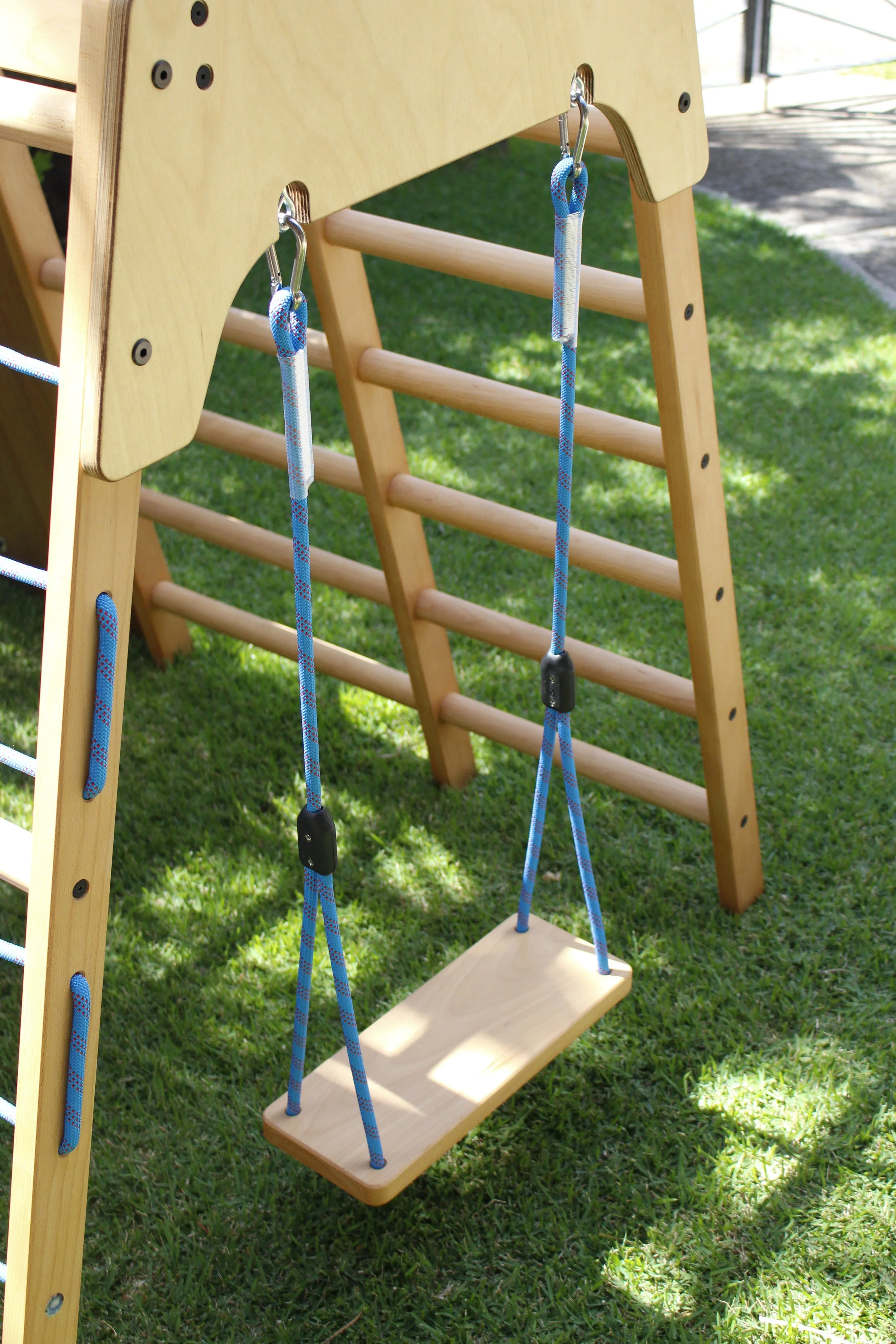 Both ends of the climber can be outfitted to accept accessories like a swing, rope ladder, gymnastic rings etc...