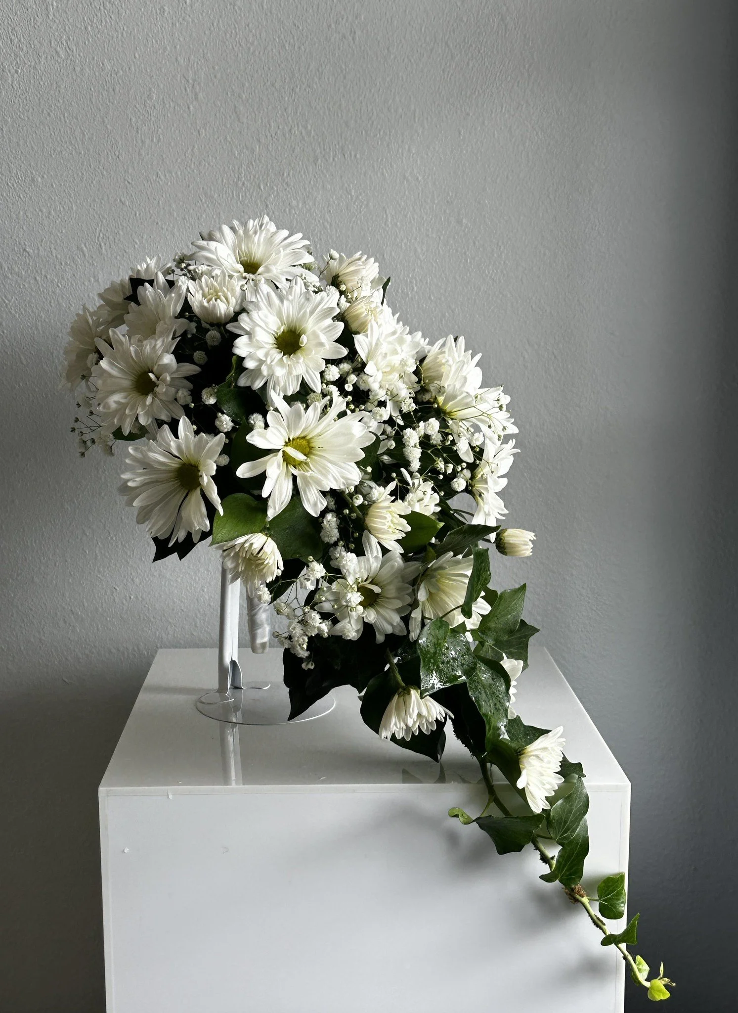 Floral How-To: Teardrop Daisy Bouquet
