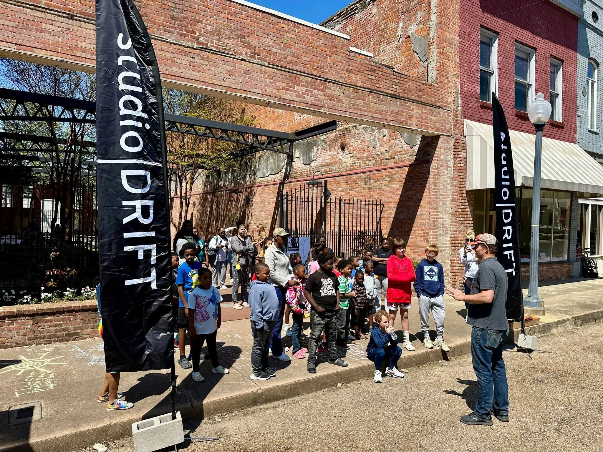 π²β¨ THIS FRIDAY October 10 – Bit O’ Blues & Bikes Giveaway! πΆ
We’re teaming up with the Phillips County Area Chamber of Commerce and the Conway Bicycle Project for a family-friendly bike ride through Helena — ending righ