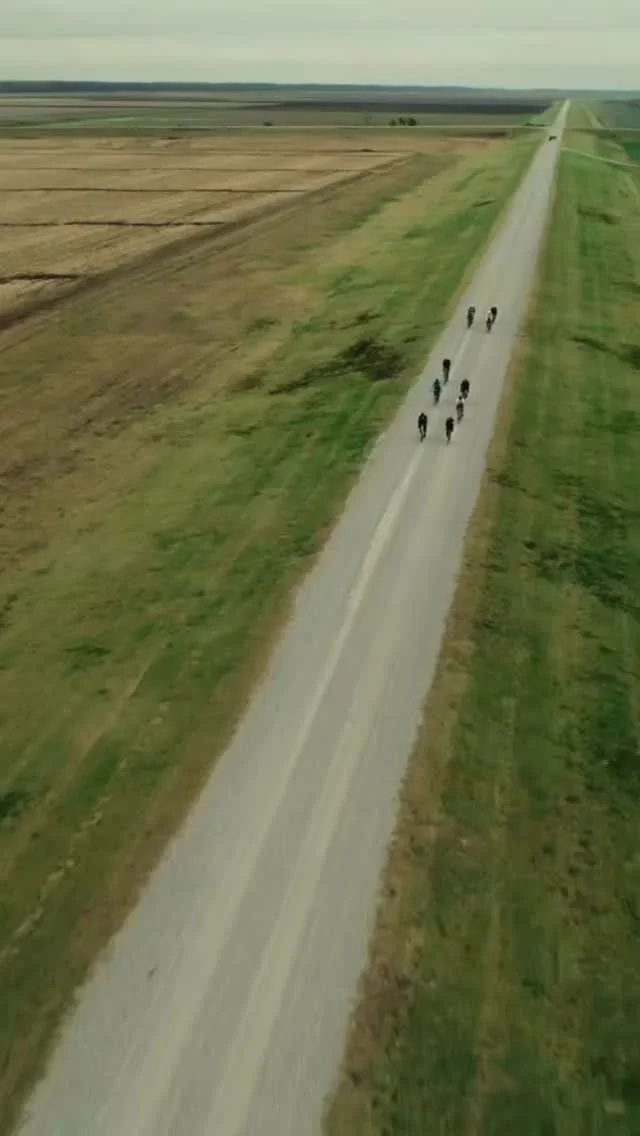 The Birdeye 500 isn’t about winning; it’s about enduring. π΄‍βοΈ
Six days. 500 miles of gravel, grit, and quiet moments where it’s just you and the ridge. You’ll ride through history, across landscapes that shaped ge