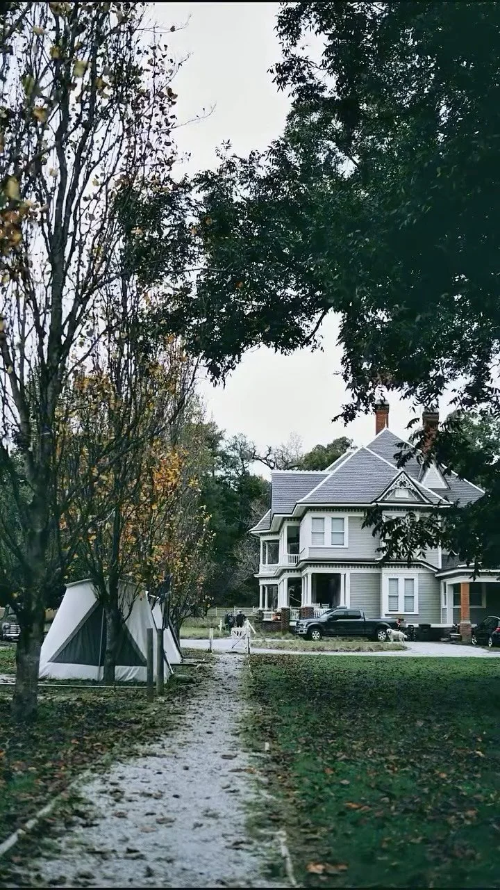 Birdeye is a weekend gateaway for our autumn lovers!! (Nov. 7-9th)
Rain or shine, Birdeye is an incredible place to spend a weekend this fall.
Come and see the leaves change, spend time by the fire, ride your bike to keep warm, or share a seasonal