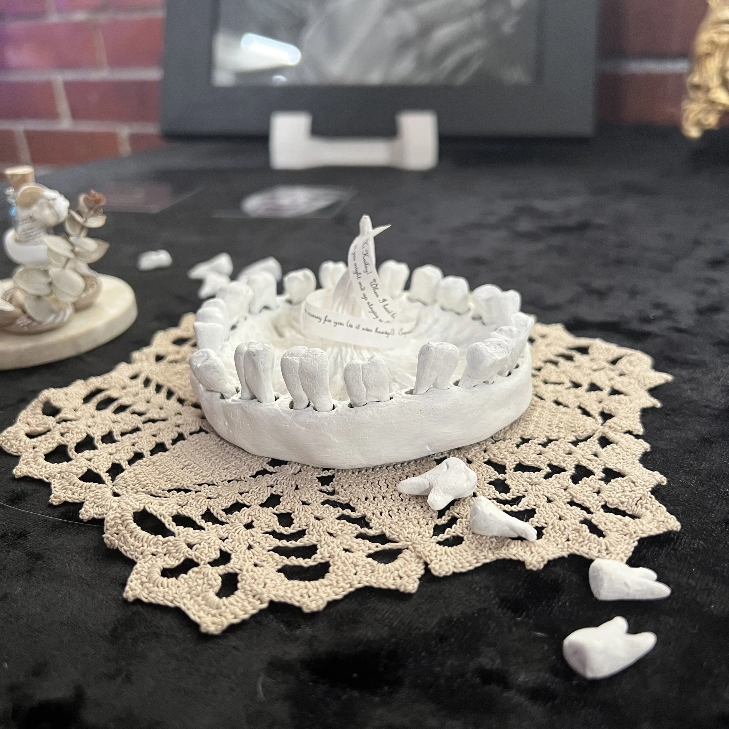 LINGUA (2025), Clay, Acrylic & Found Objects