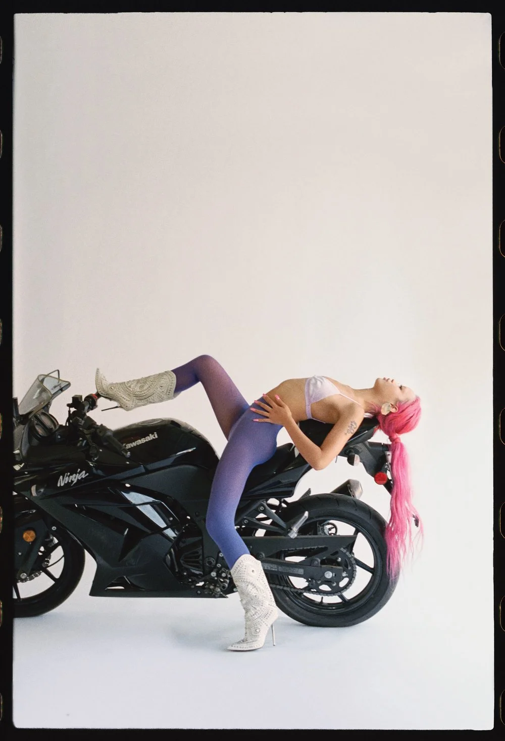 RafaelPulido_OYS-107_Chinqpink_01_HI-2.jpg