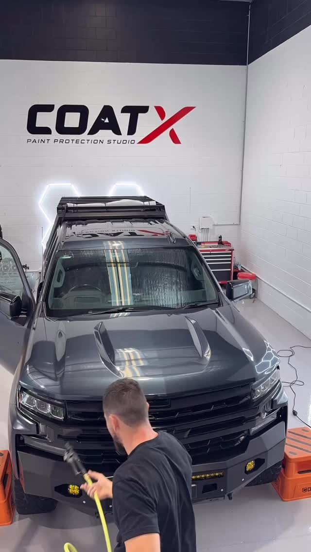 Silverado 1500 in for our stealth conversion! Watch to see this beast transform🤤.
Who is keen on a matte conversion?