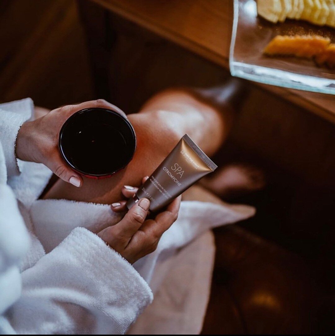 A spa experience for mom's hardworking hands. 🧖🏻&zwj;♀️

The SPA Citromycine from @LaBiosthetiqueCanada treats and conditions silky soft skin. 

#LaBiosthetiqueCanada
#LaBiosthetique
#LaBiosthetiqueParis
#cultureoftotalbeauty #LaBiosthetiqueUSA
#Co
