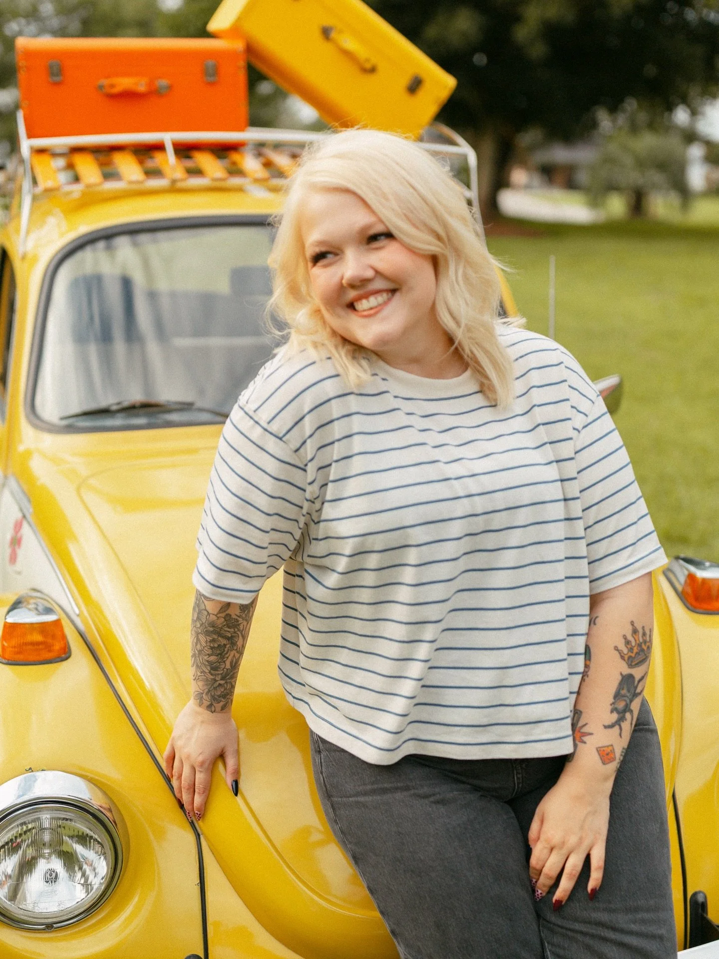 All hail the nail queen 👑💅 @nailsbyhollykearney Hope your birthday was filled with love, laughs, and fur-baby snuggles ✨ We love you and all the ways you sparkle 💖