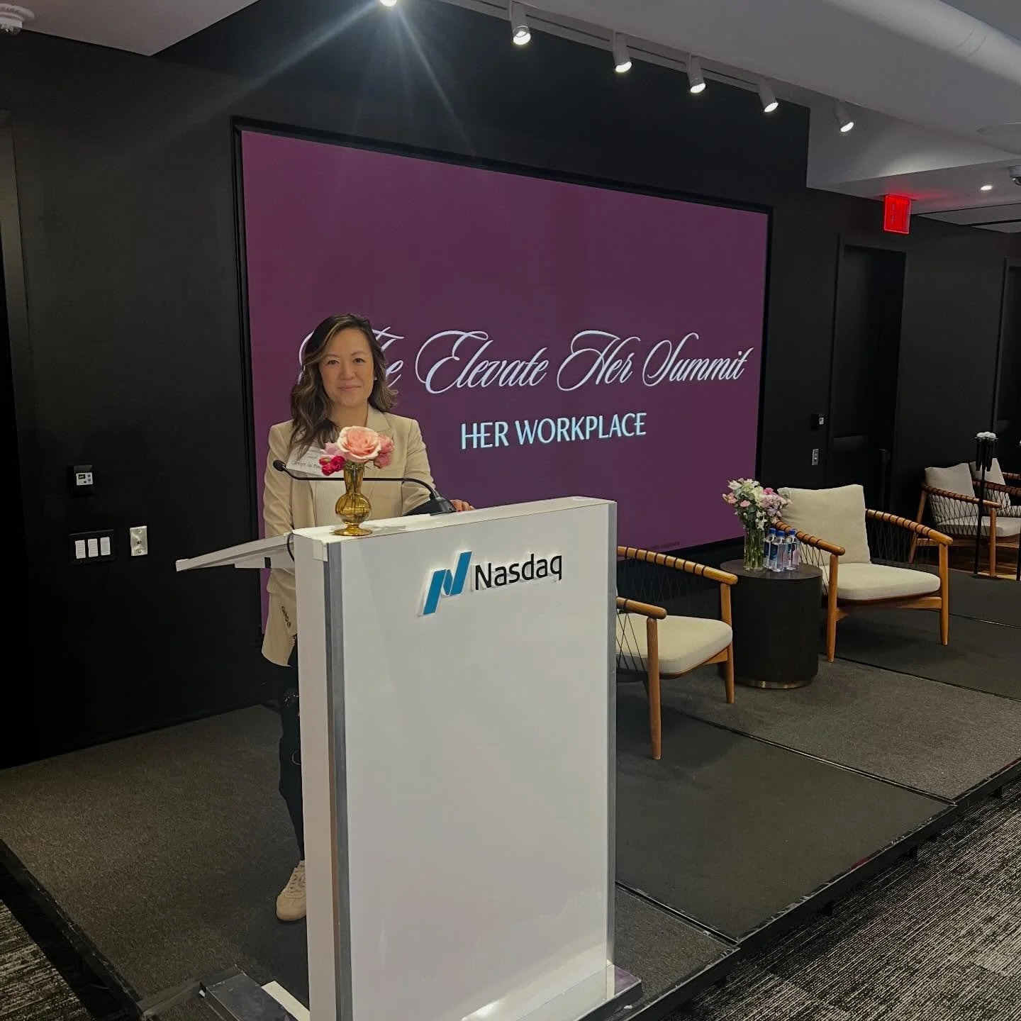 Last week, I led back-to-back coaching sessions at the Elevate Her Summit by @herworkplace and @nasdaq and almost canceled the trip. 

With a torn ACL and meniscus and a sick kid at home, flying across the country felt like&hellip; a lot.

But walkin