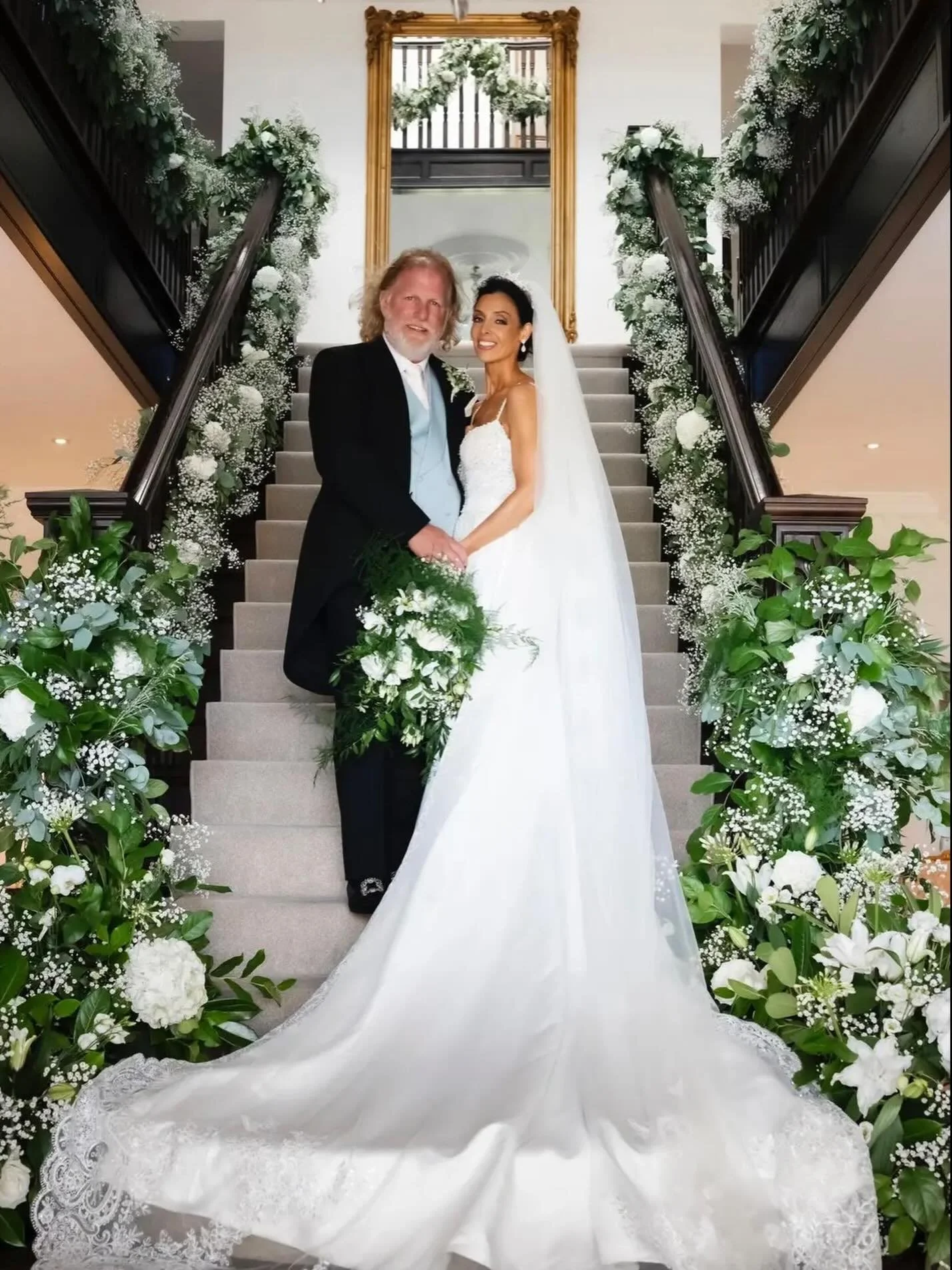 Image of the gorgeous staircase we created for A&amp;P

Image @torioc_photography 

#staircaseflorals #weddingstaircase #weddingflorals #irishflorist