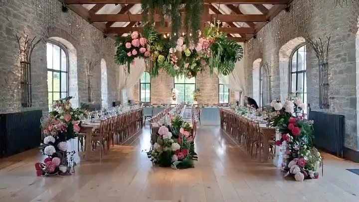 Gorgeous setup by or K&amp;B @thecarriagerooms  can&rsquo;t wait to see the pro pics from @chriscopelandweddings