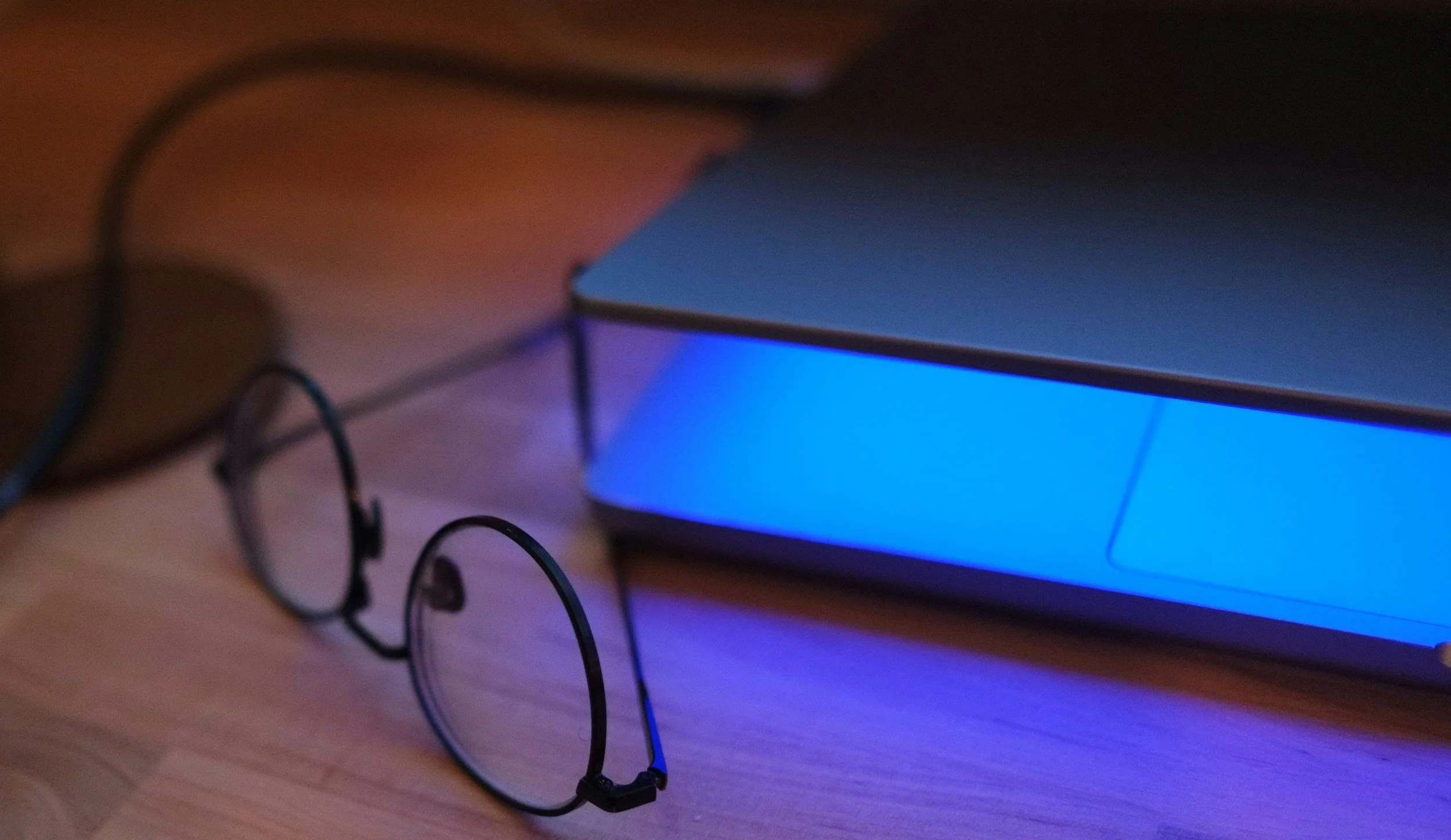 Do Blue Light Glasses Really Help Alleviate Dry Eyes