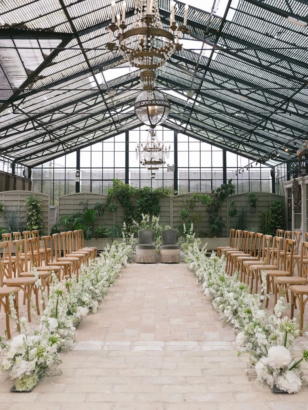 Domaine de Gaztelur, a one-of-a-kind wedding venue ✨

Venue &amp; Catering @gaztelurarcangues @oliviergranet 
Florals @2013mar 
Planning &amp; Styling @beyondthepines_weddings 
Photographer @martatomasiniweddings 
Cake design @bonjour.gateau 
Celebra