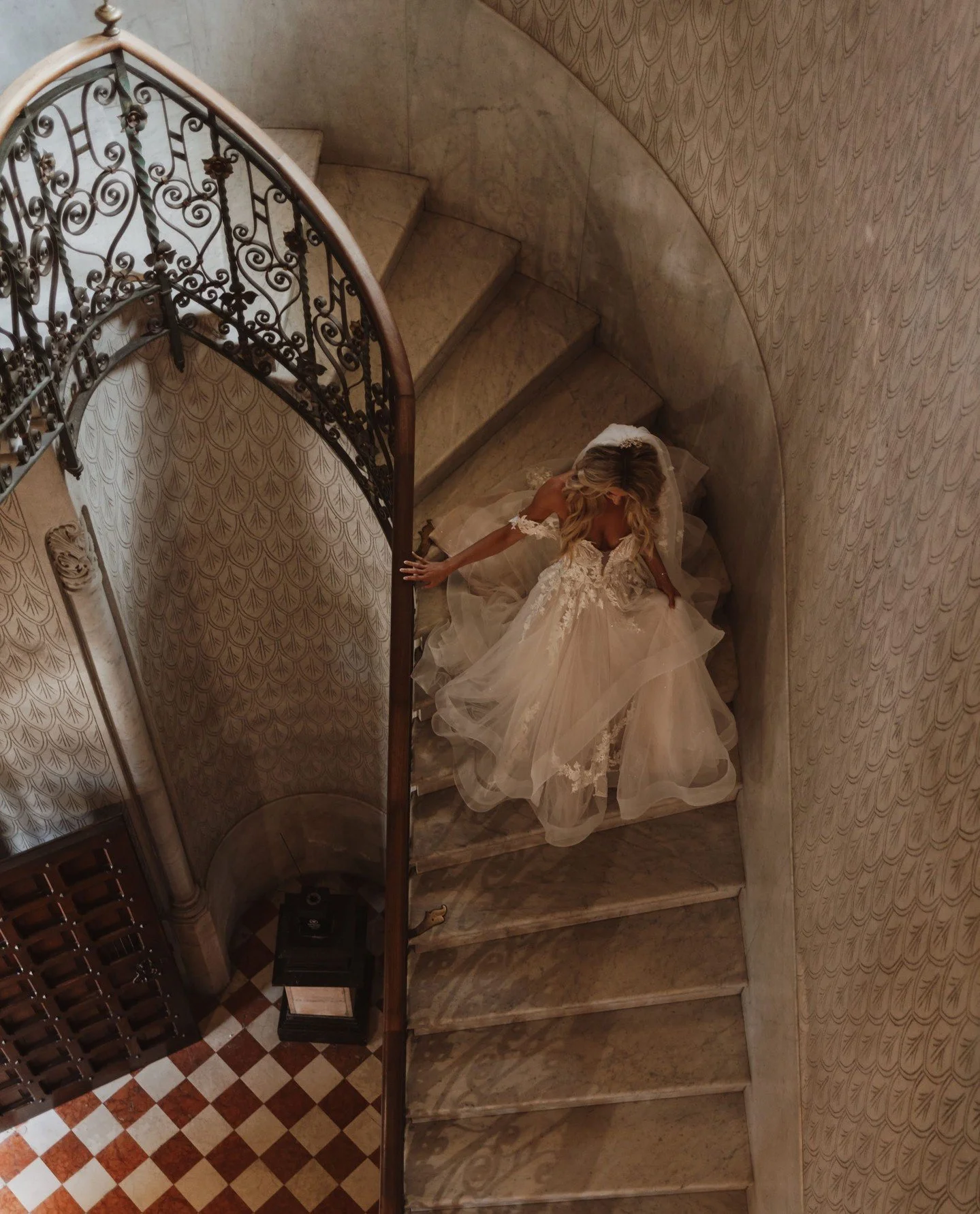 Dreamy castle wedding inspo from real bride Sydney 🤍⁠
⁠
WA22507⁠
⁠
Venue: @hotelvillacipressi⁠
Photographer: @summersimmonsphoto⁠
Boutique: @whitemagnoliabridal