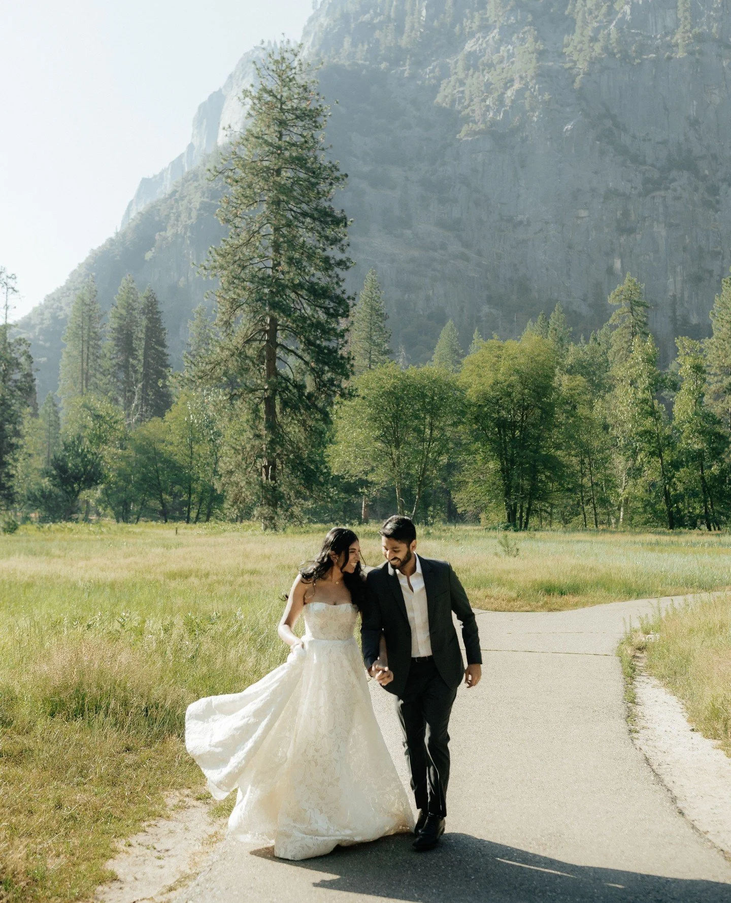 Gorgeous bride Vinusha wore our WA22958 gown for her Yosemite elopement. 🤍⁠
⁠
Bride: @vinushaaa⁠
Store: @houseofivorysg