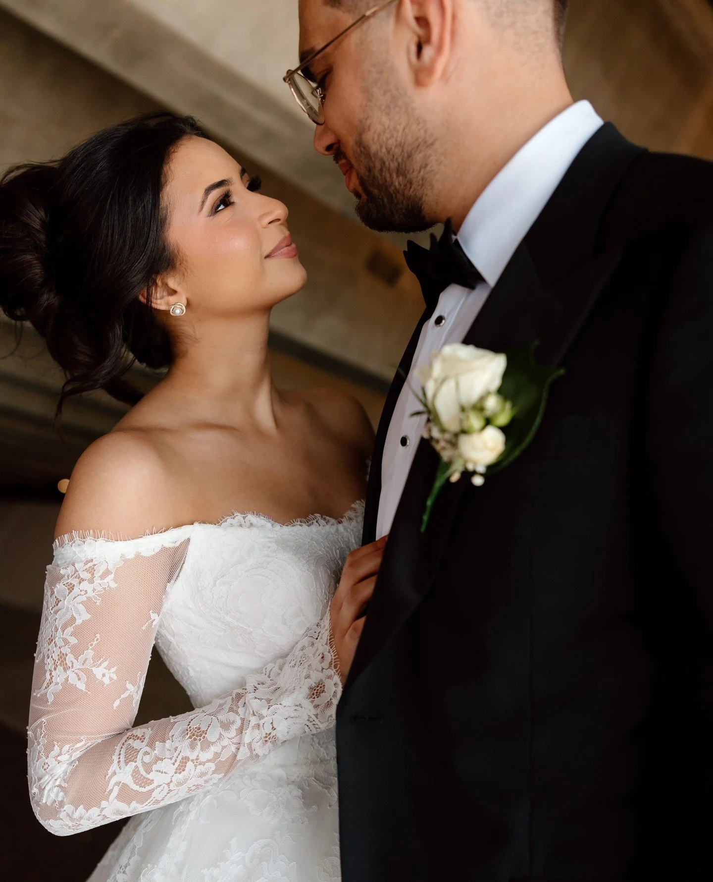 More of gorgeous bride Carin in her custom WA23026 gown, as we can't get enough!⁠ 🤍⁠
⁠
Photographer: @mattashton.photo⁠
Videographer: @pixelmediaau⁠
Venue: @doltonehouse⁠
Florist: @dinakheirfloristeventstylist⁠
Hair Stylist: @mobileweddinghairsydney