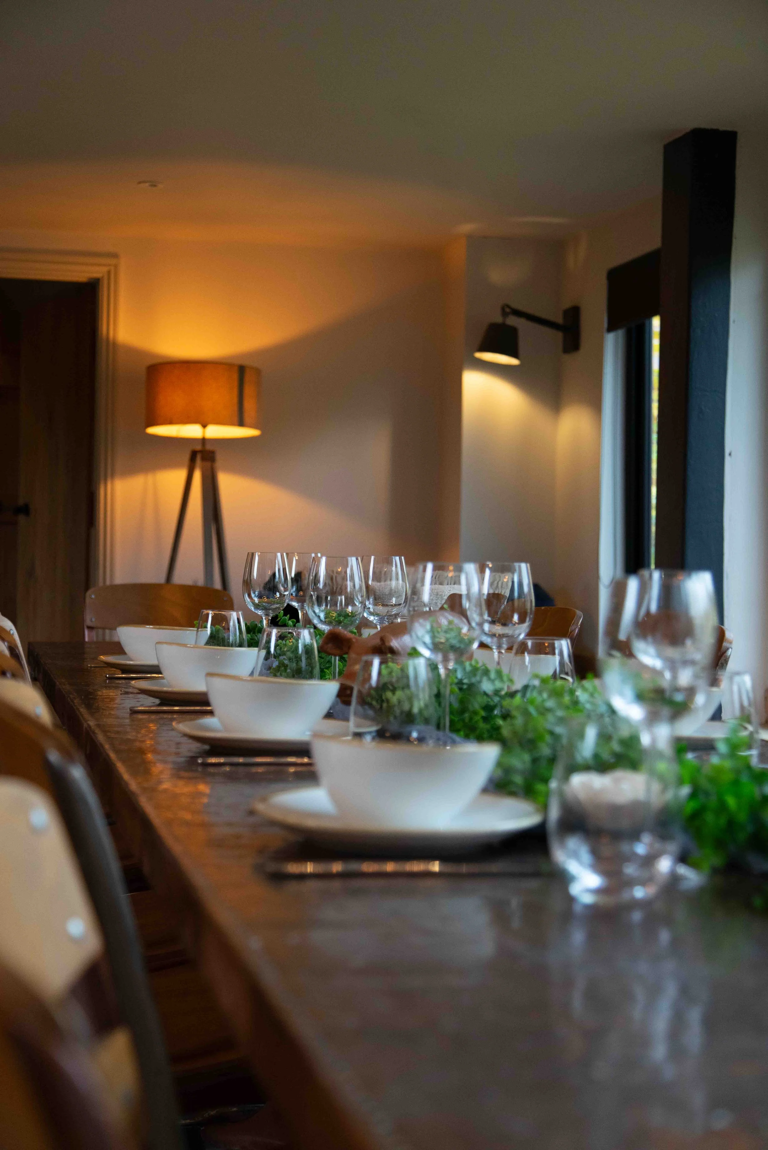 Barn-house-table-setup