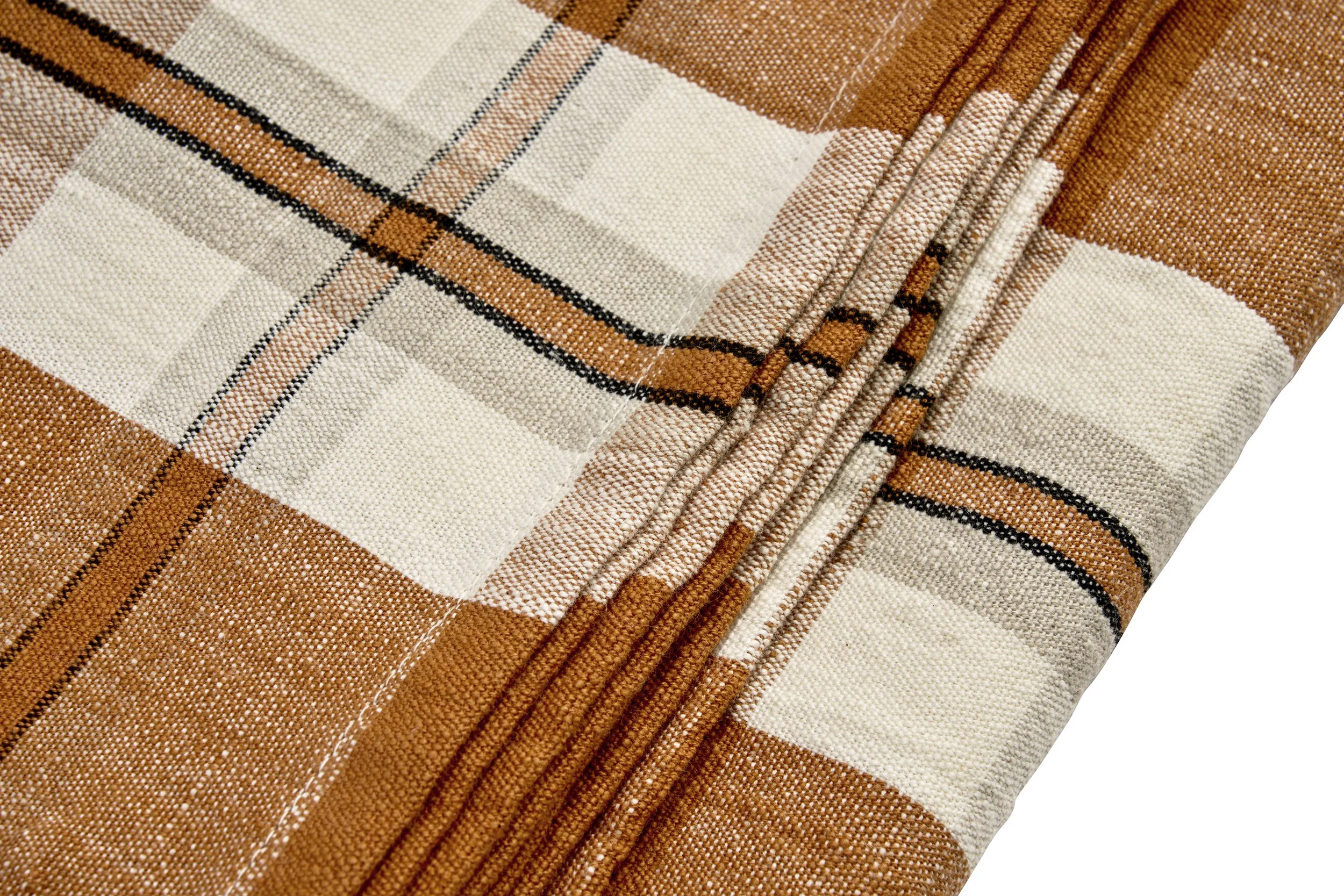 Checked cotton tablecloth 2.jpg