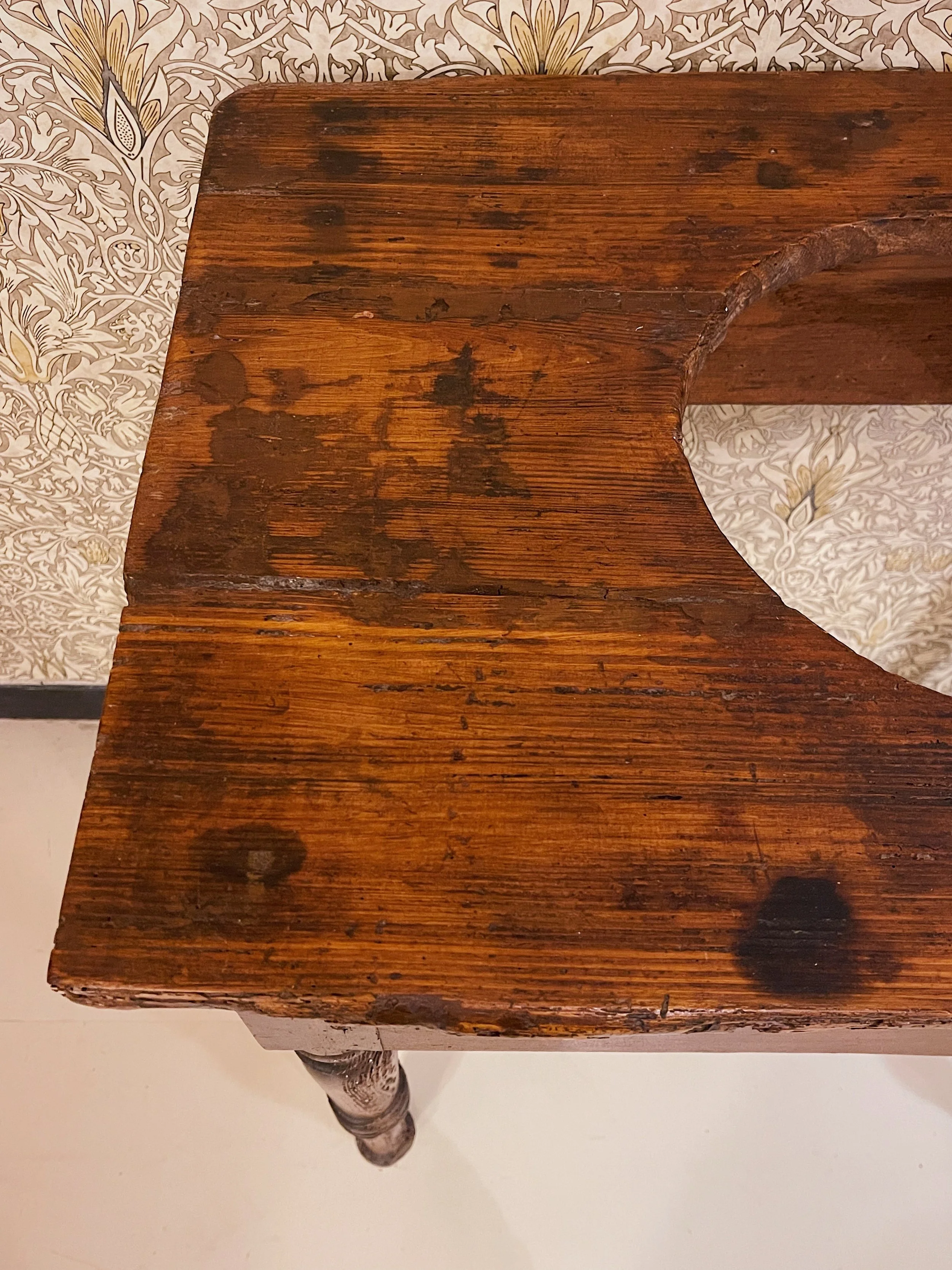 tavolino bagno 2.JPG