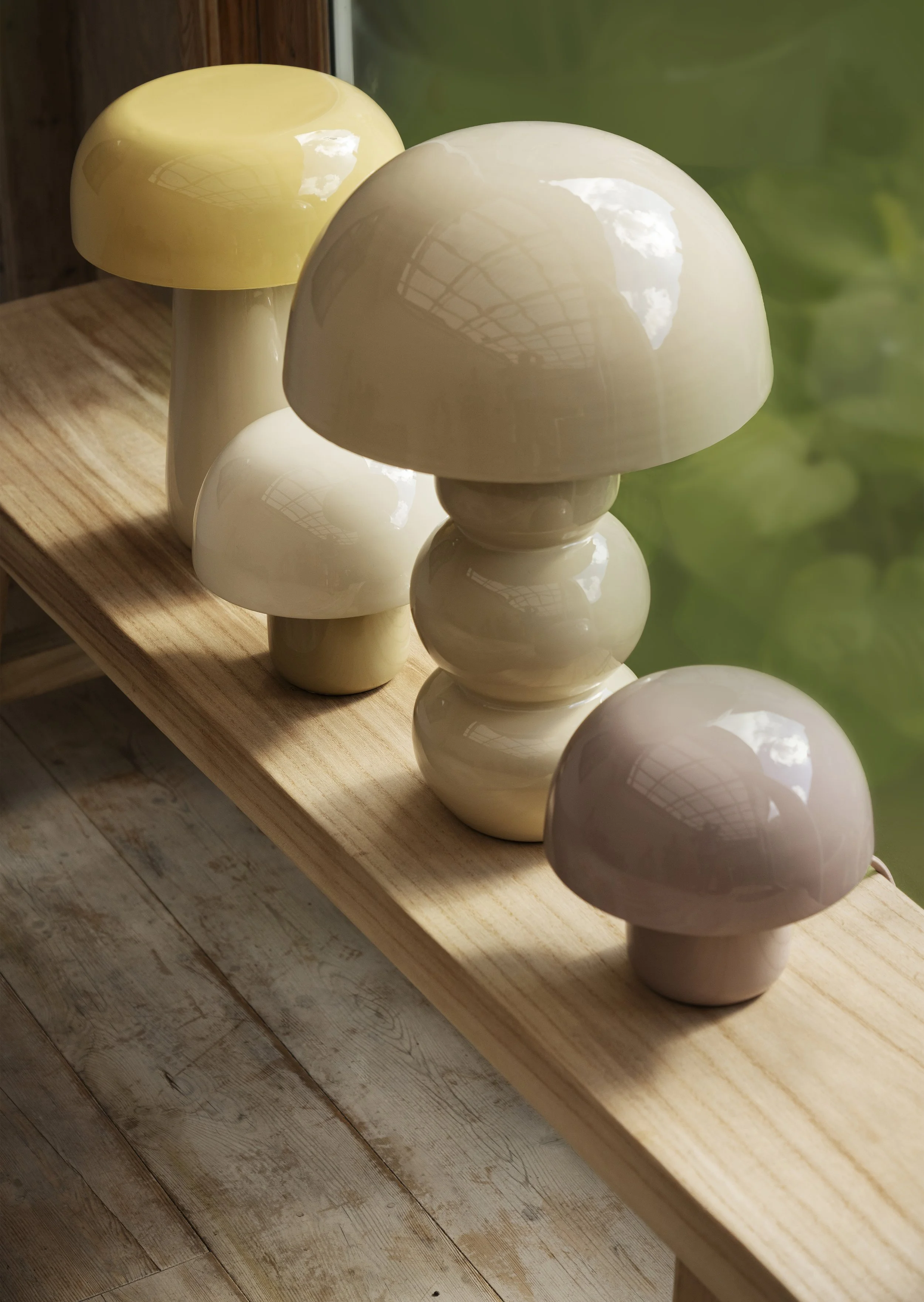 Enamel table lamp beige 2.jpg