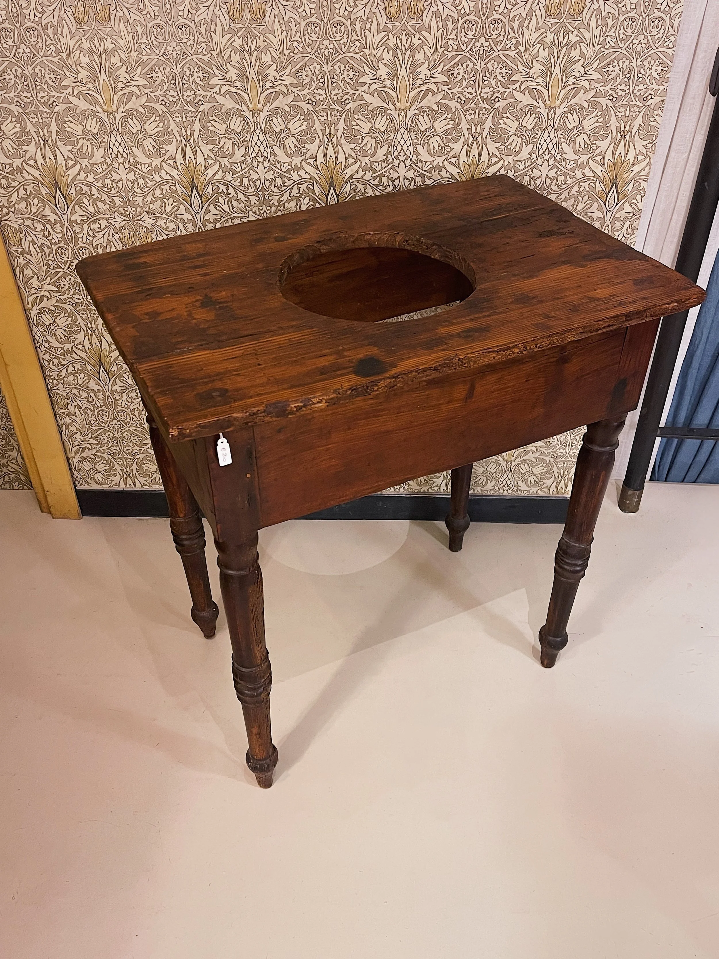 tavolino bagno 5.JPG