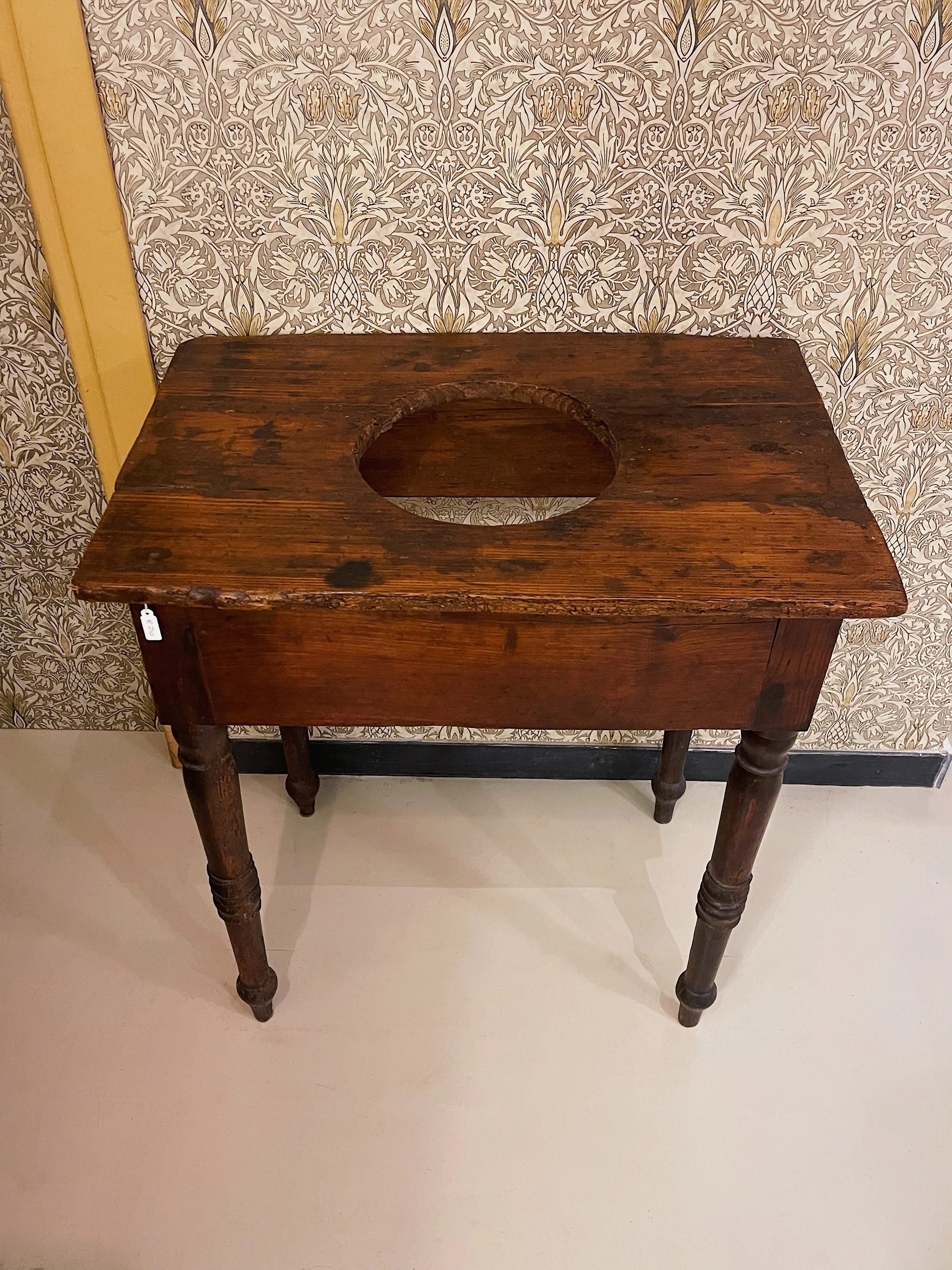 tavolino bagno 4.JPG