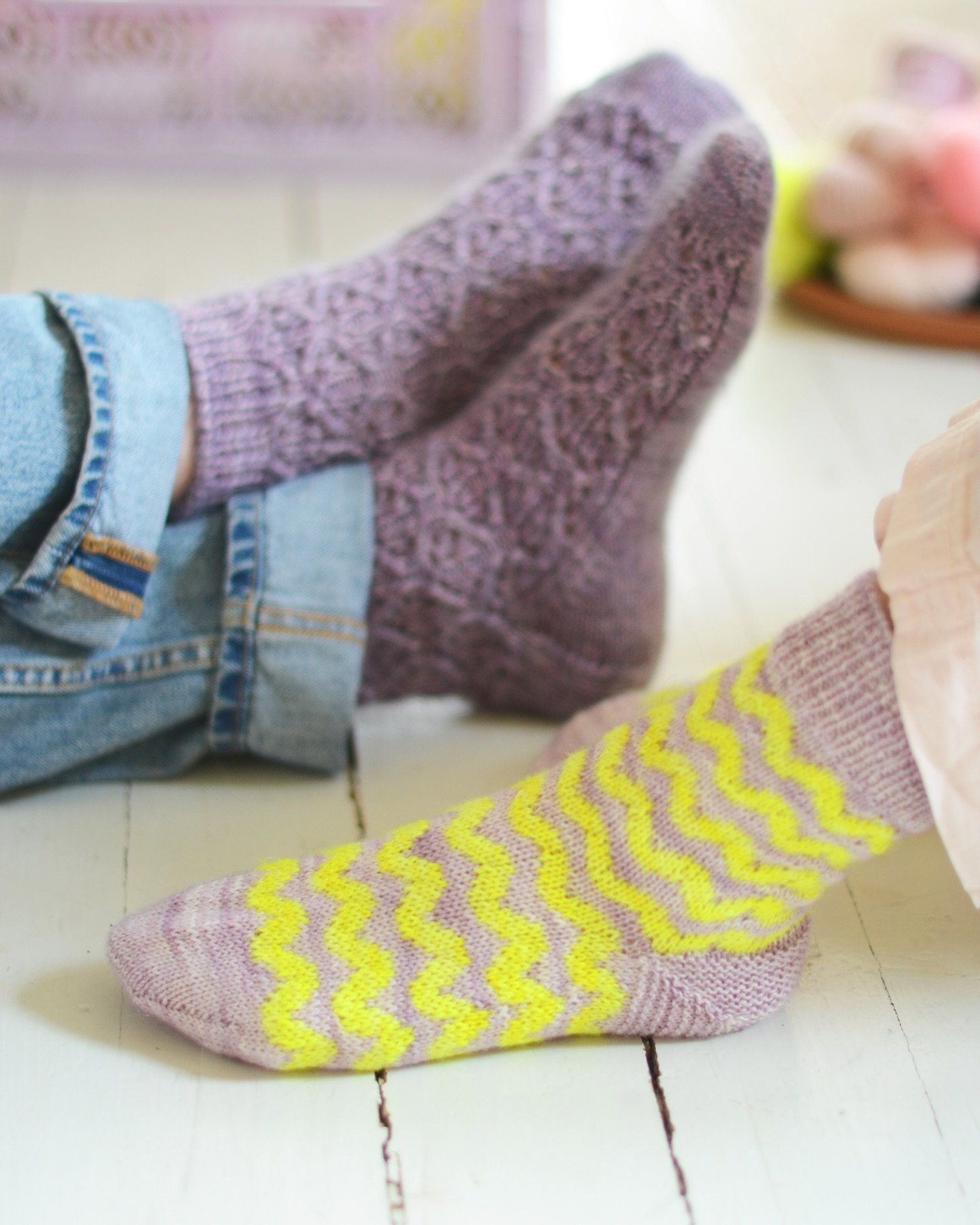 Get your needles ready: patterns for Lemonade and Mauve Socks will be released tomorrow 🥳

These sock are perfect little projects for Spring knitting and the joyful colors make me want to keep going with the lilac and neon yellow combo forever and e