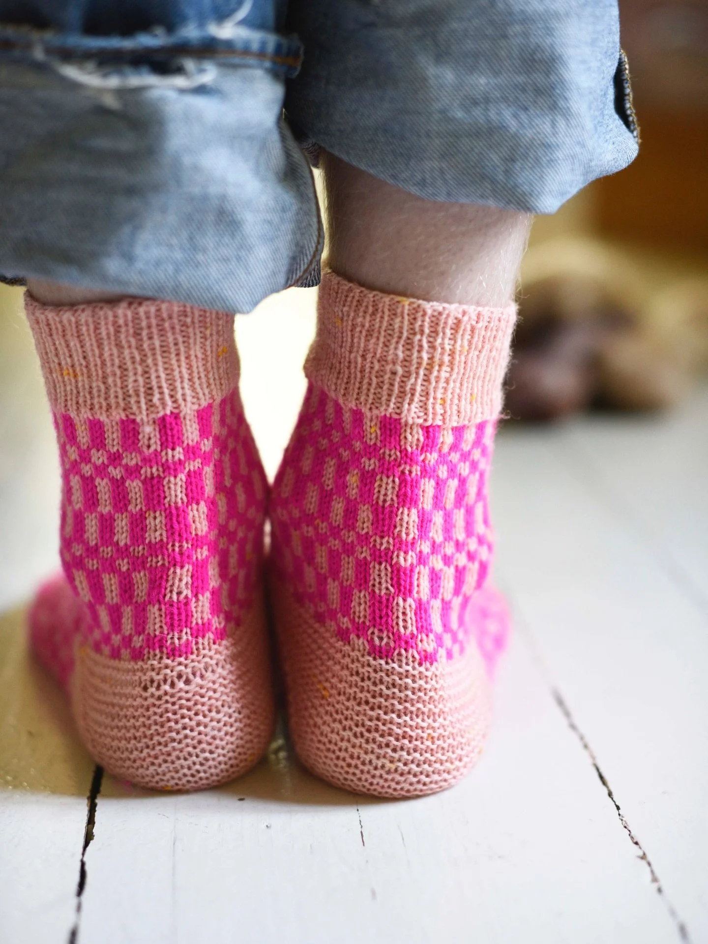 Neon Checkers Socks one more time ✨

Just a gentle reminder for you that today is the last day to save on this pattern! Use code NEON20 for a 20% discount until today, Monday, February 2nd, 2026 (the end of the day, Helsinki time)!

Have you started 