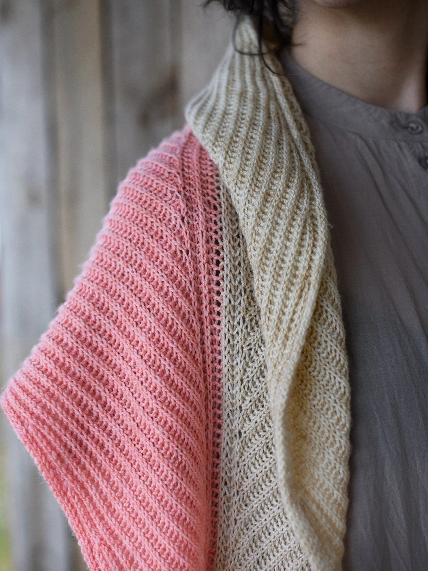 Ivy Shawl is off the blocking mats 🤩

I finished knitting this already more than a month ago, but now it&rsquo;s also blocked and oh my, this did not disappoint! The brioche bloomed beautifully 🤍

And we even have photos 🤩 Pattern to be finalized 