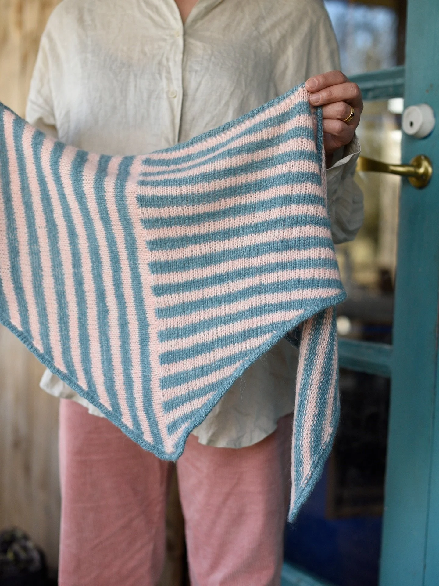 Just a little reminder that today is the last day of April Scarf sale! ✨

Use code APRIL for a 15% discount in my Ravelry store or website! Links in bio! The sale ends today, Monday April 27th (Helsinki time). 

And then we can start a knit-along 🥳 