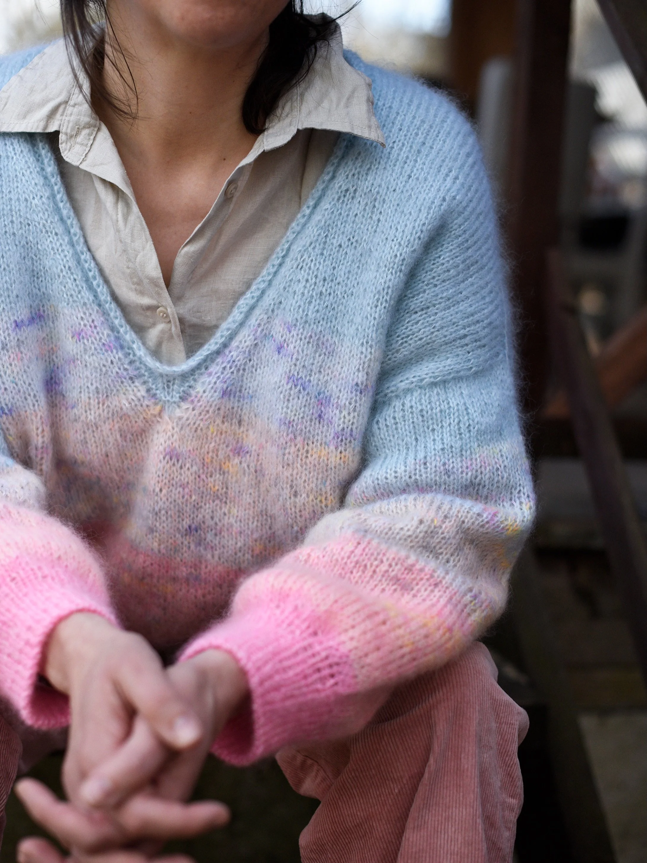 Aura Sweater pattern is coming this Friday 🤍🩵🩷

I know summer season is almost upon us, and this joyful fade will be perfect for Finnish summer evenings - or basically any season we have! 

It&rsquo;s light and warm and it will eat up any silk moh